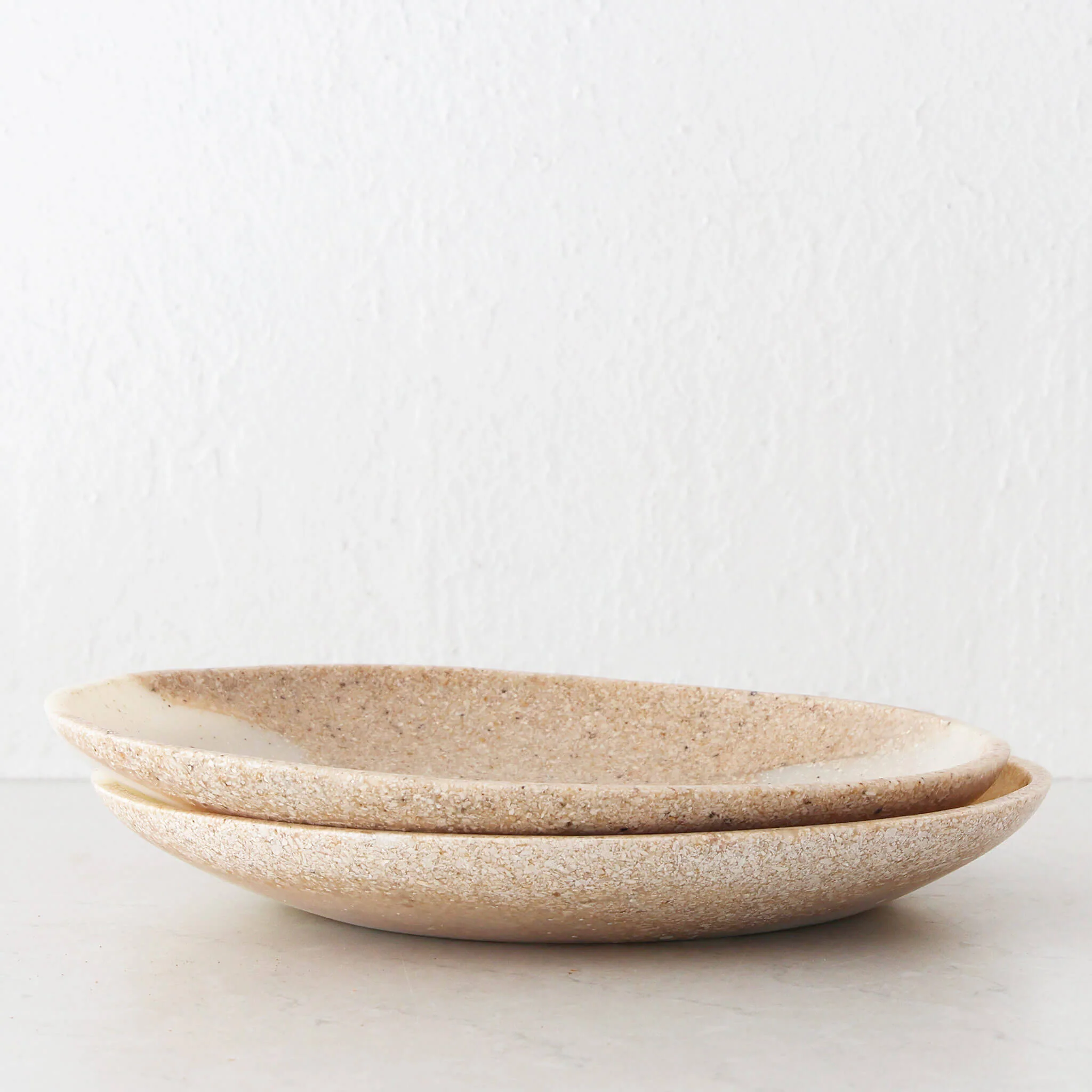 BARLETTA ROUNDED RESIN SERVING PLATTER BUNDLE X2  |  LARGE 30CM  |  SANDY DUNE + TERRAZZO WHITE RESIN