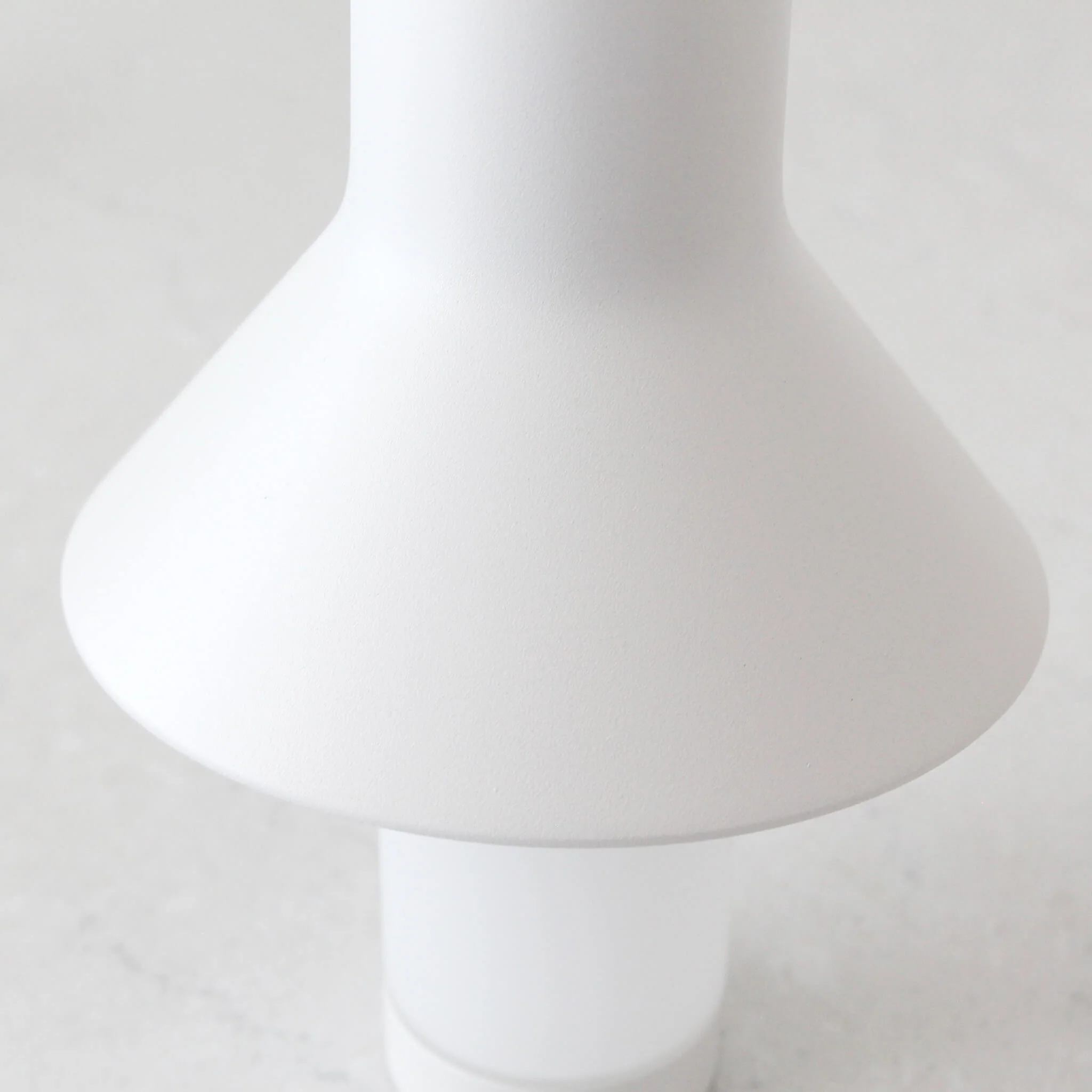 LBD EXCLUSIVE | LA CONDETTE RECHARGEABLE INDOOR/OUTDOOR LED LANTERN BUNDLE X2 | MATTE WHITE - Image 5