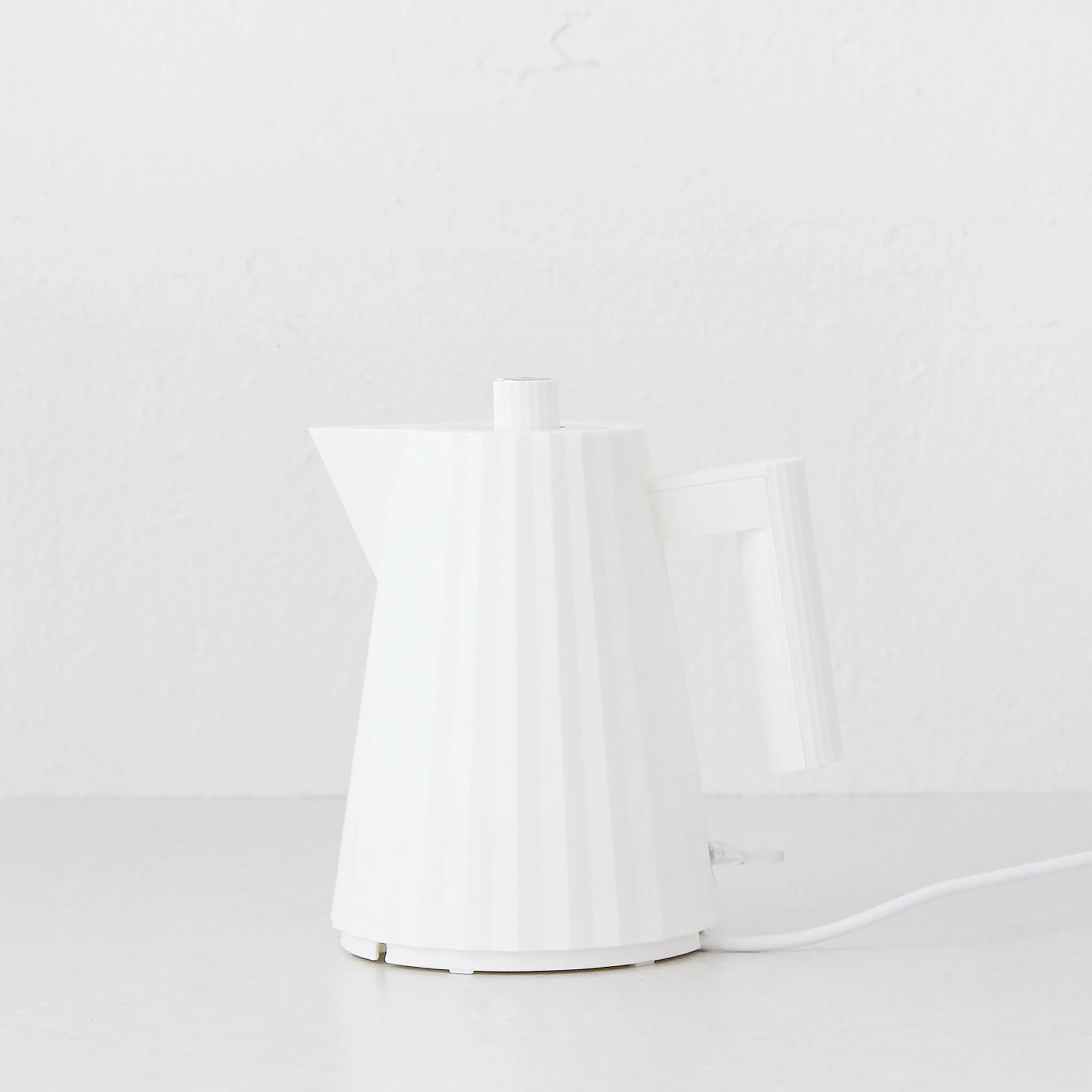 40% LTD SALE | ALESSI | PLISSE KETTLE 1L + TOASTER 2 SLICE BUNDLE | MATTE WHITE - Image 3