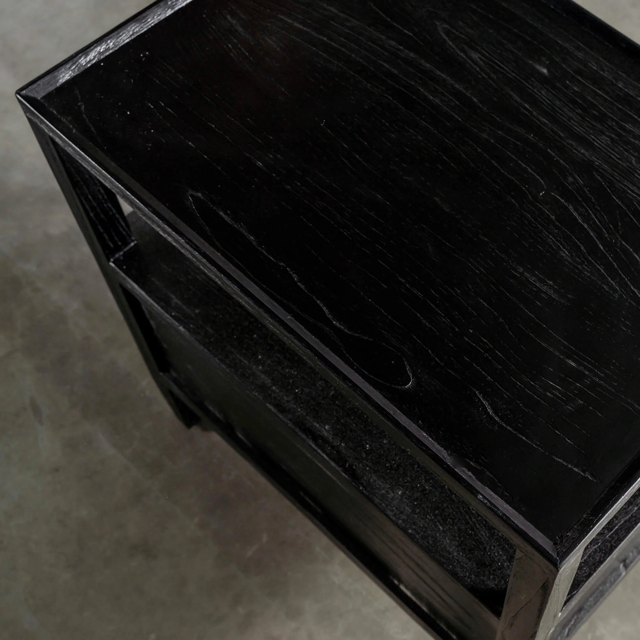 AMARA MID CENTURY CROSS LEG BEDSIDE TABLE | BLACK GRAIN - Image 6