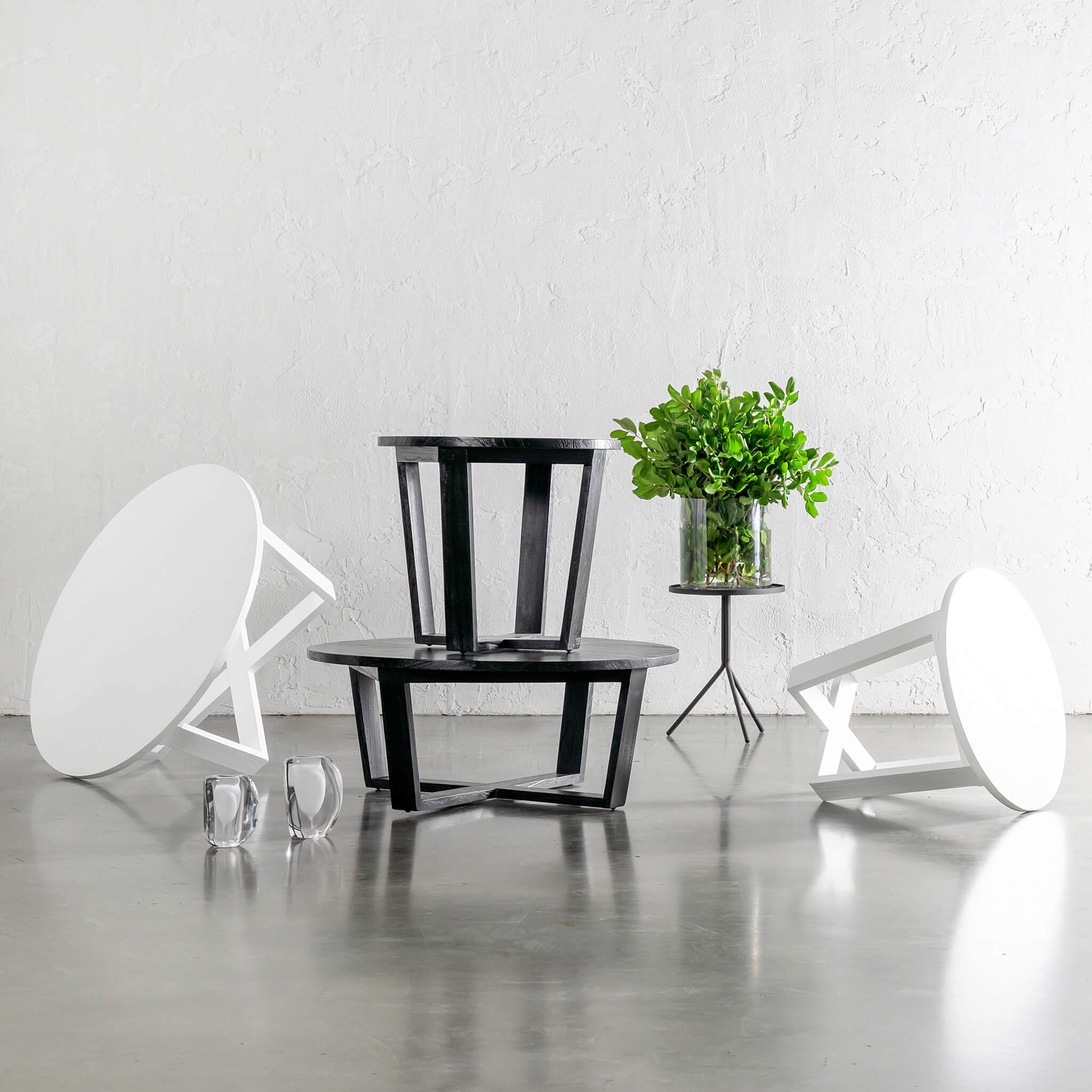 AMARA MID CENTURY TIMBER COFFEE TABLE  |  SOLID TOP WHITE | ROUND - Image 7