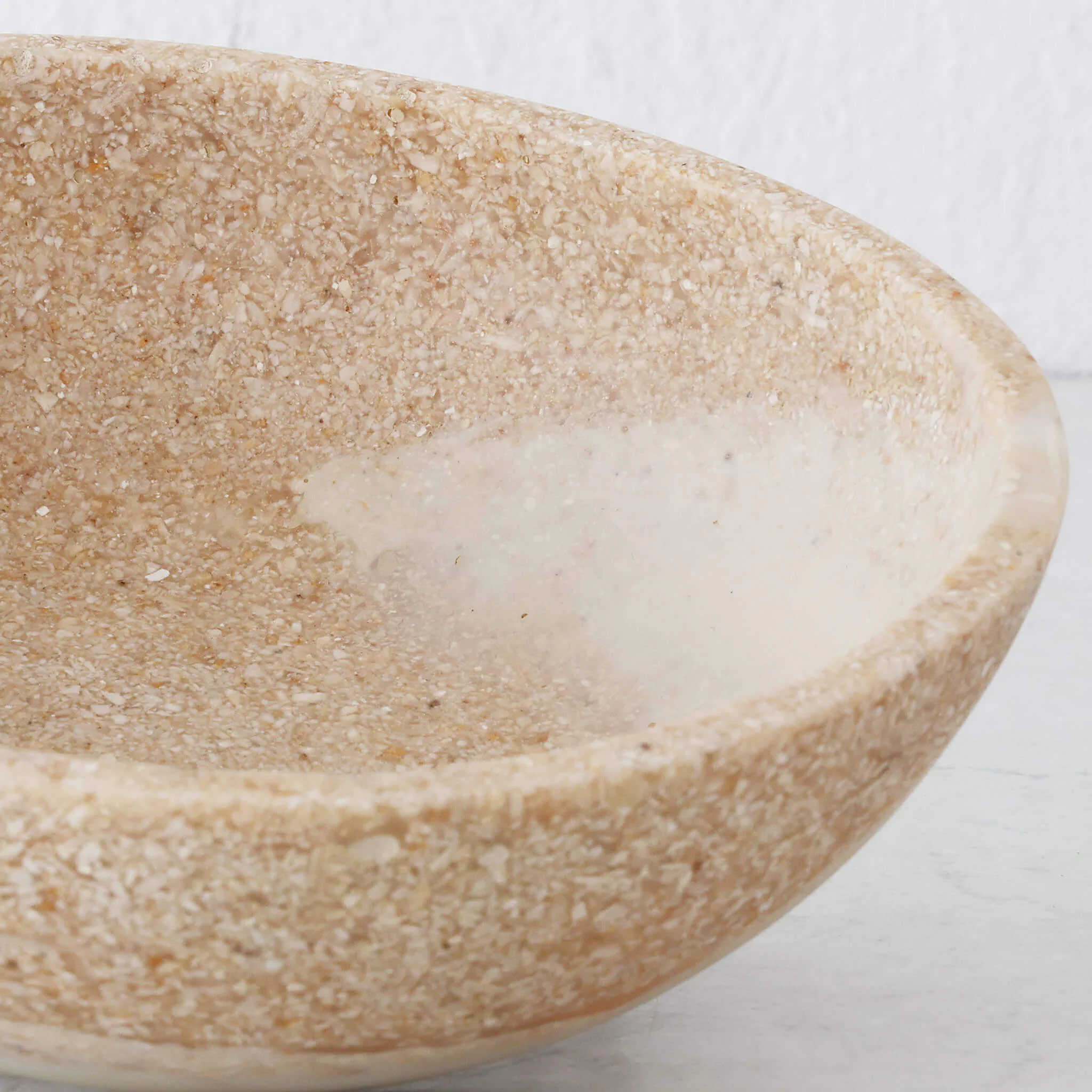 BARLETTA ROUNDED RESIN SERVING BOWL BUNDLE X2  |  MEDIUM 20CM  |  SANDY DUNE + TERRAZZO WHITE RESIN - Image 7