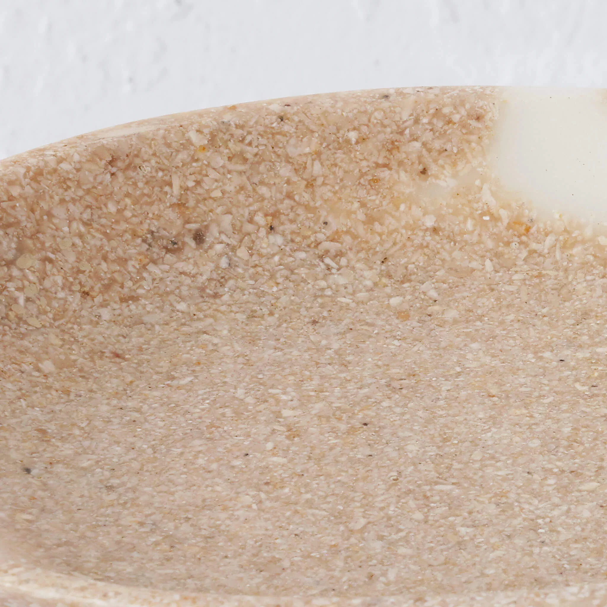 BARLETTA ROUNDED RESIN SERVING PLATTER  |  SMALL 20CM  |  SANDY DUNE + TERRAZZO WHITE RESIN - Image 5