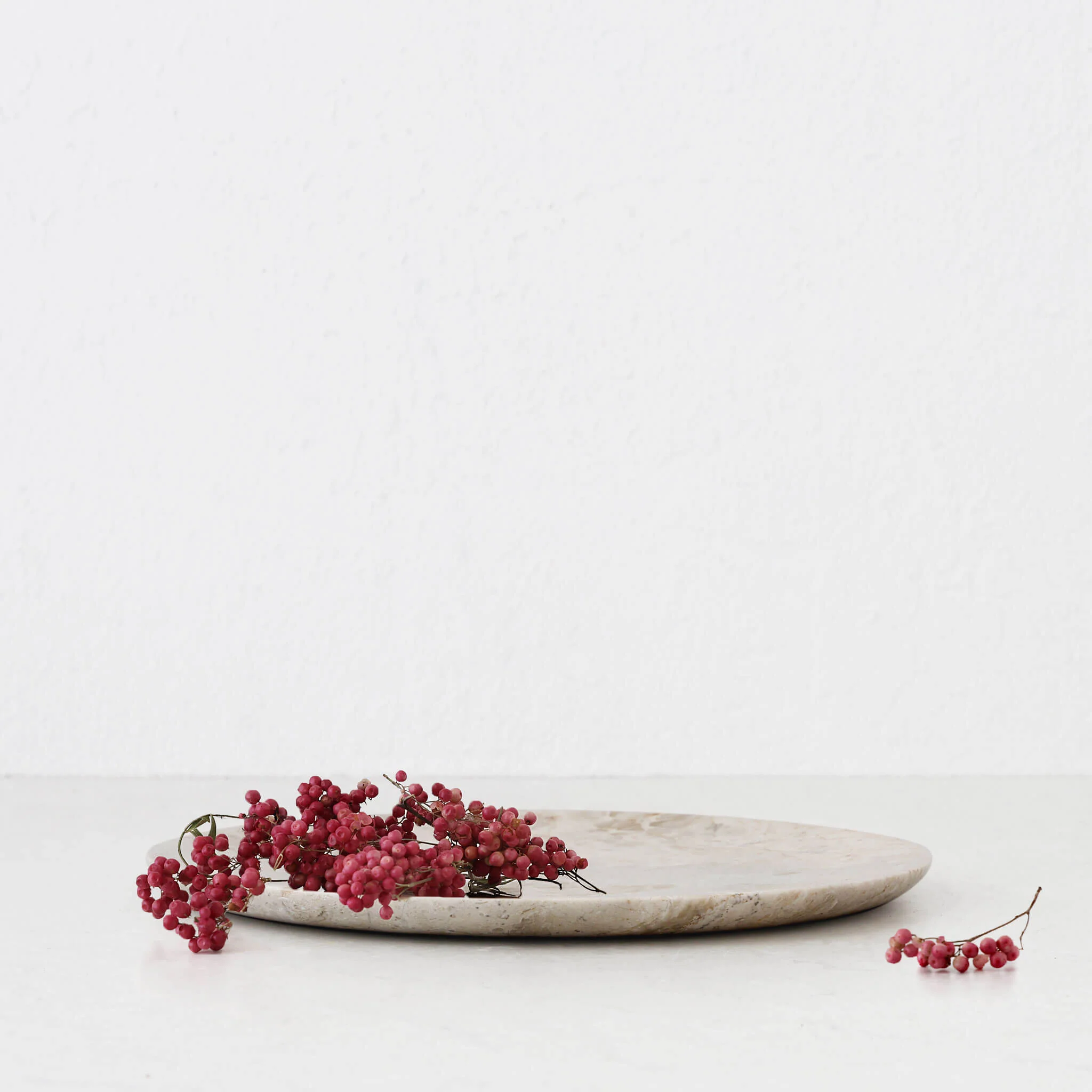 BAYAN ROUND PLATE | MED 35CM | ORGANIC CREMA MARBLE - Image 2