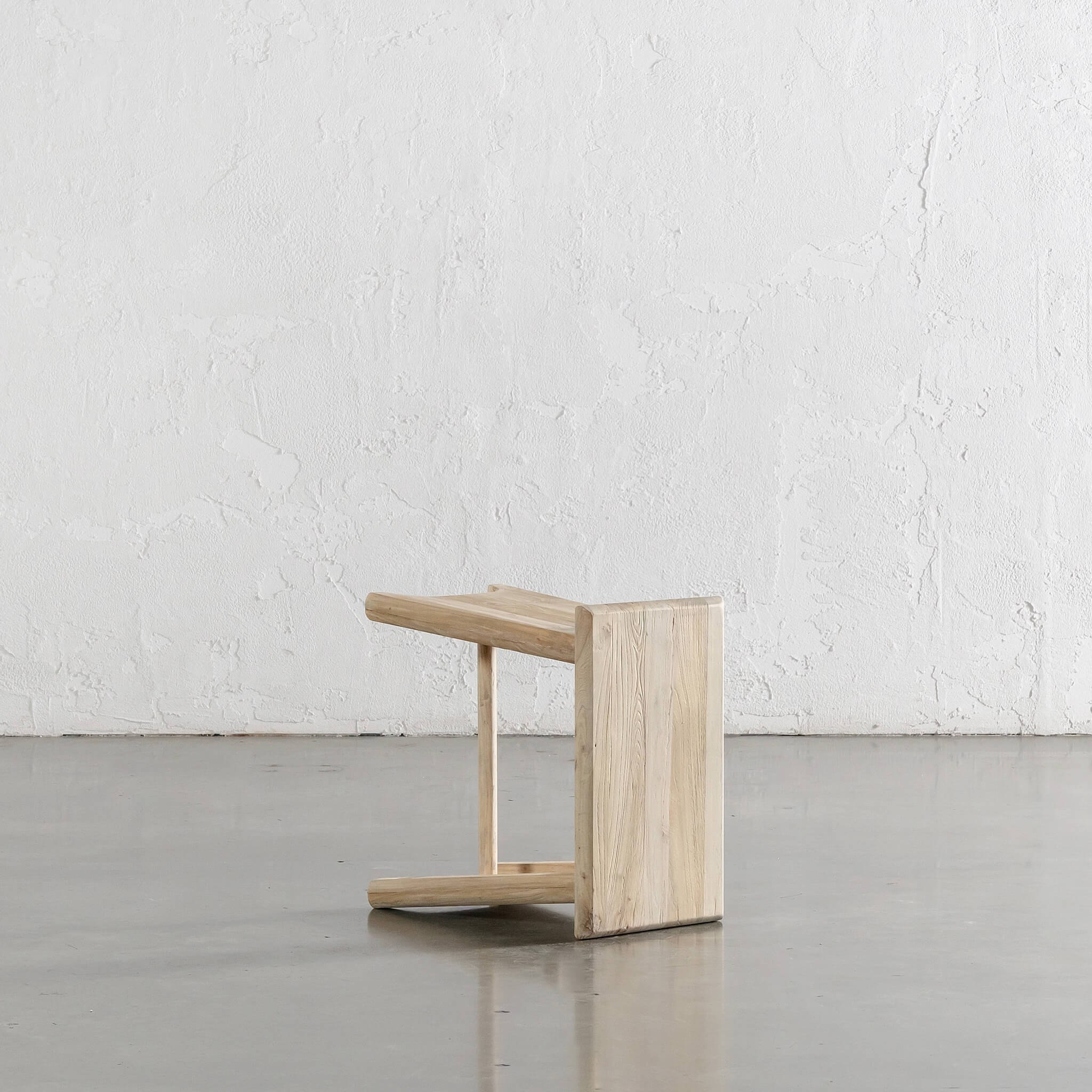CAPRETTA ELM CREATORS STOOL  |  BLEACHED BRISTLE - Image 3
