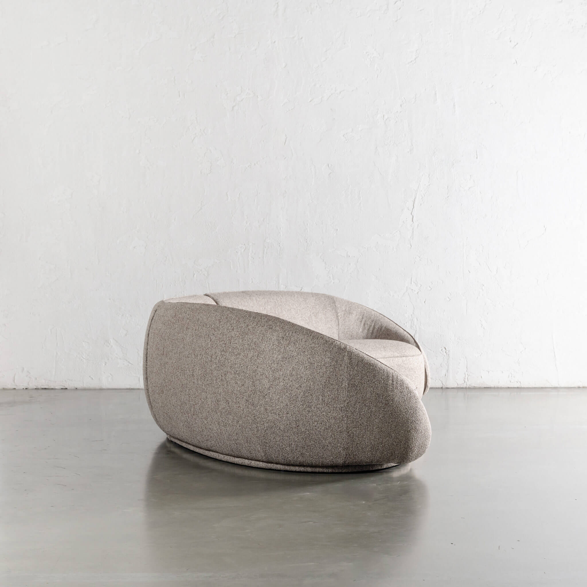 CARSON LINCOLN CURVED 3S SOFA  |  BANYON TREE BARK - Image 7
