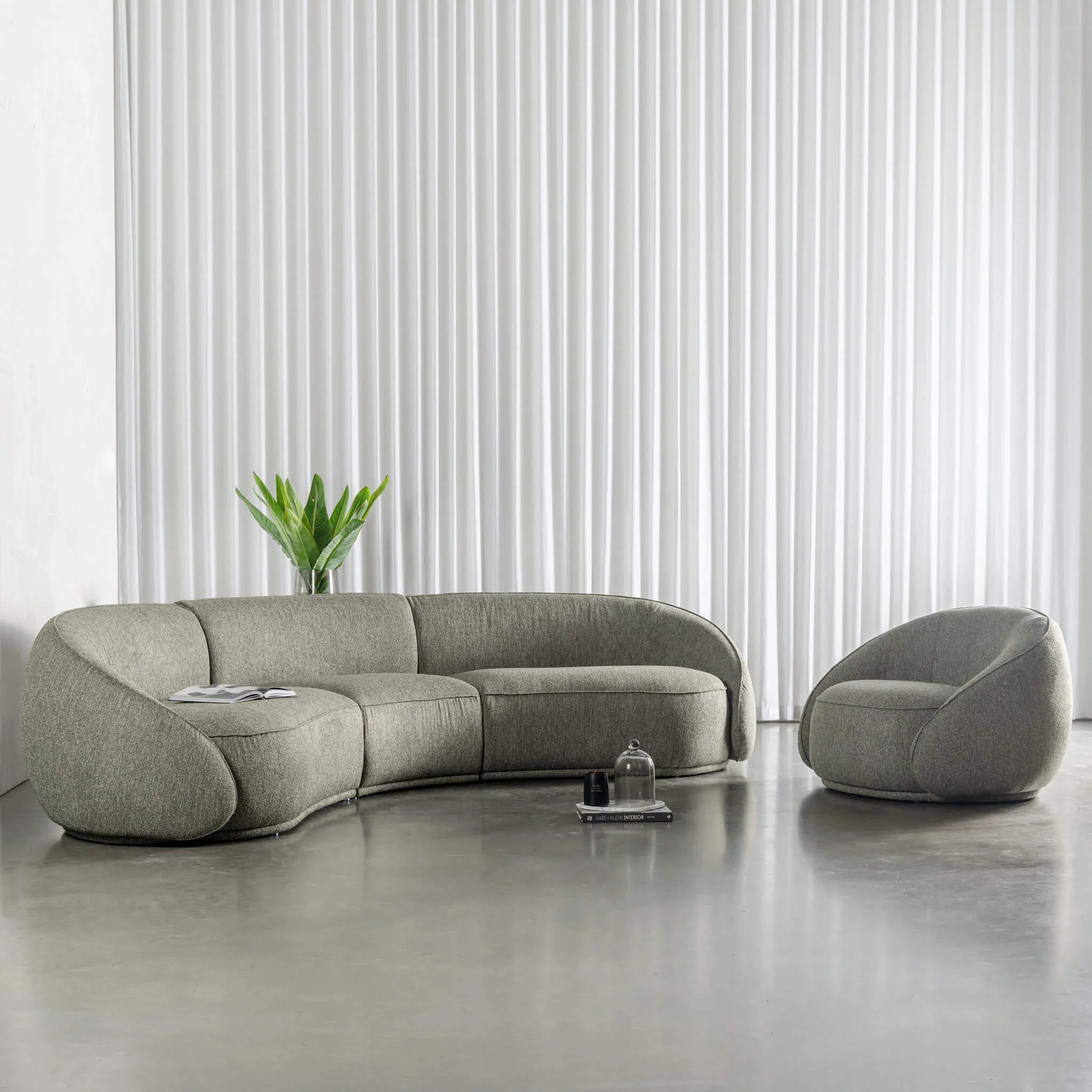 CARSON LINCOLN CURVED 3S SOFA  |  BAYLEAF GREEN - Image 2