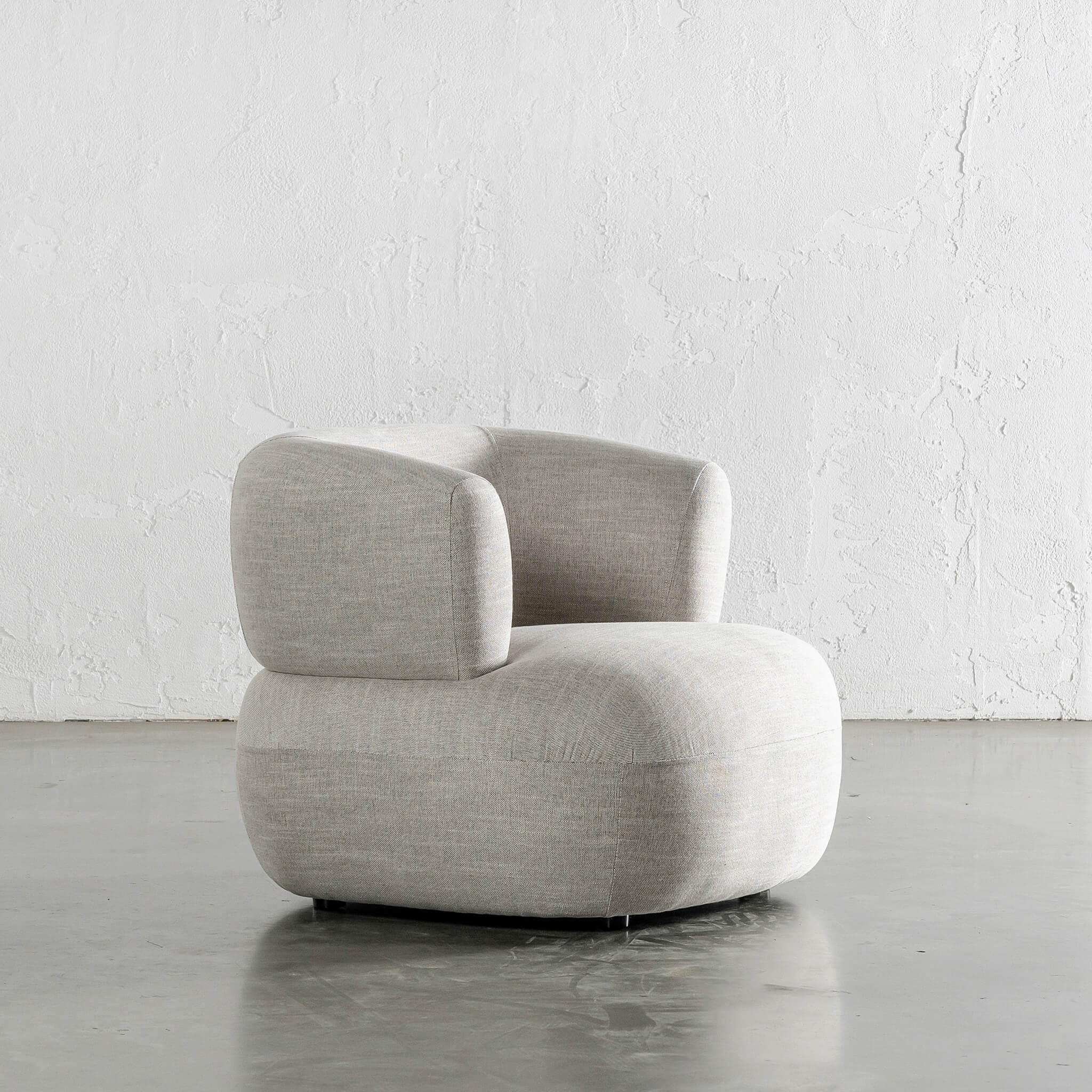 CARSON ROUNDED ARMCHAIR  |  JOVAN EARTH - Image 3