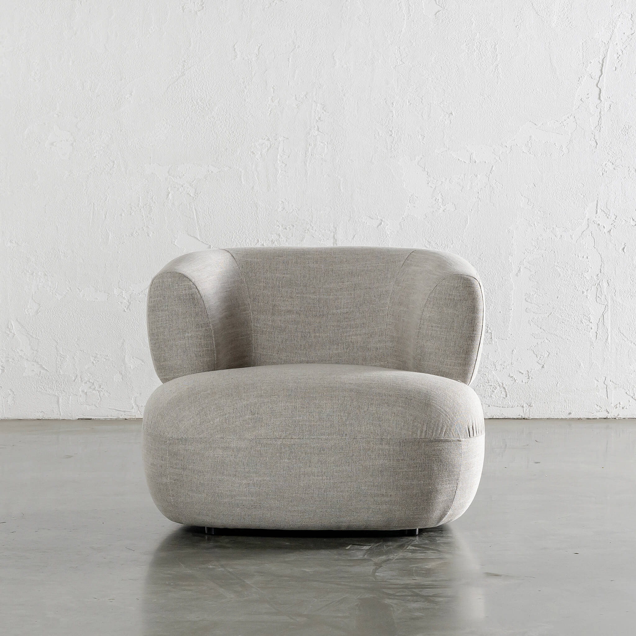 CARSON ROUNDED ARMCHAIR  |  JOVAN EARTH - Image 5