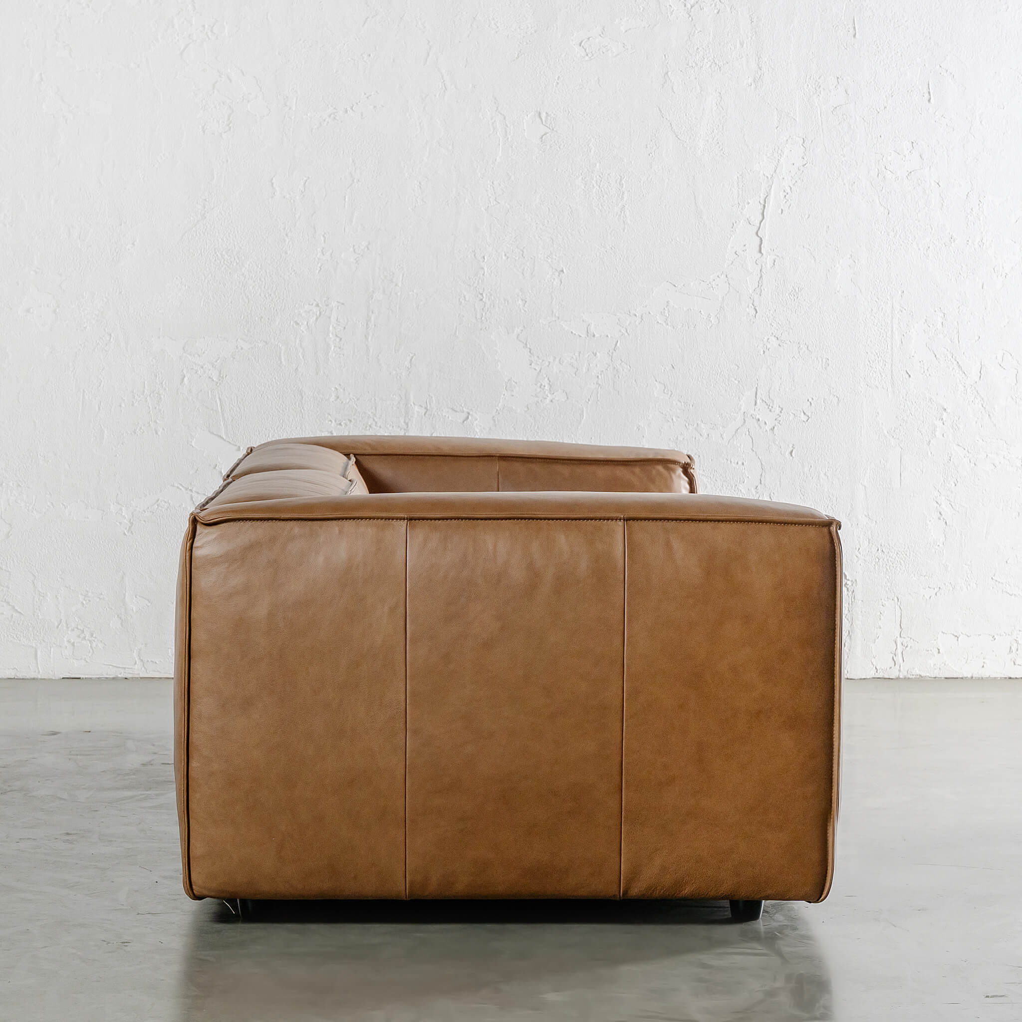 COBURG 4 SEATER SOFA | DAKOTA SADDLE TAN - Image 4