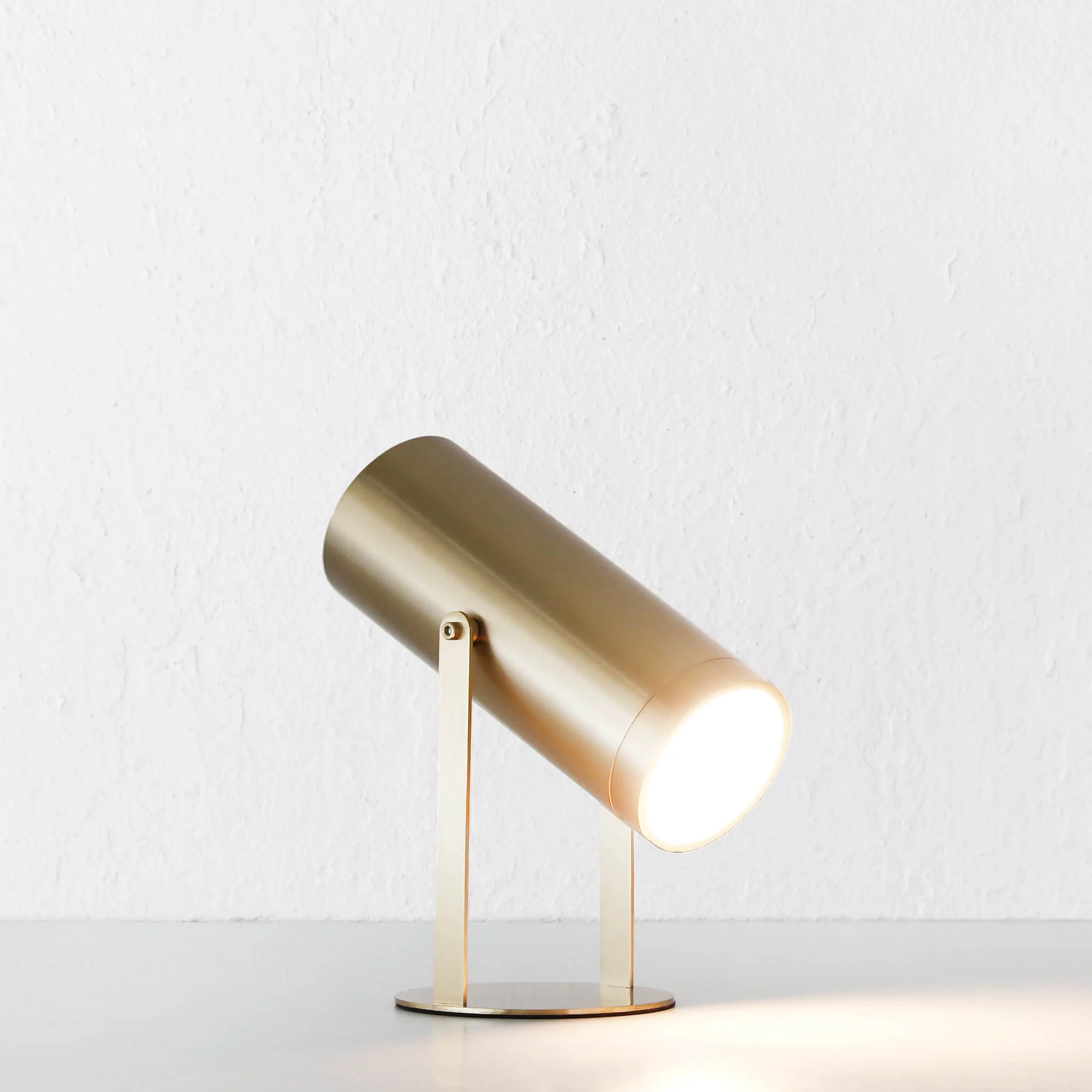 FERERRA LED RECHARGEABLE CYLINDER LAMP  |  23CM  |  ANTIQUE BRASS - Image 4