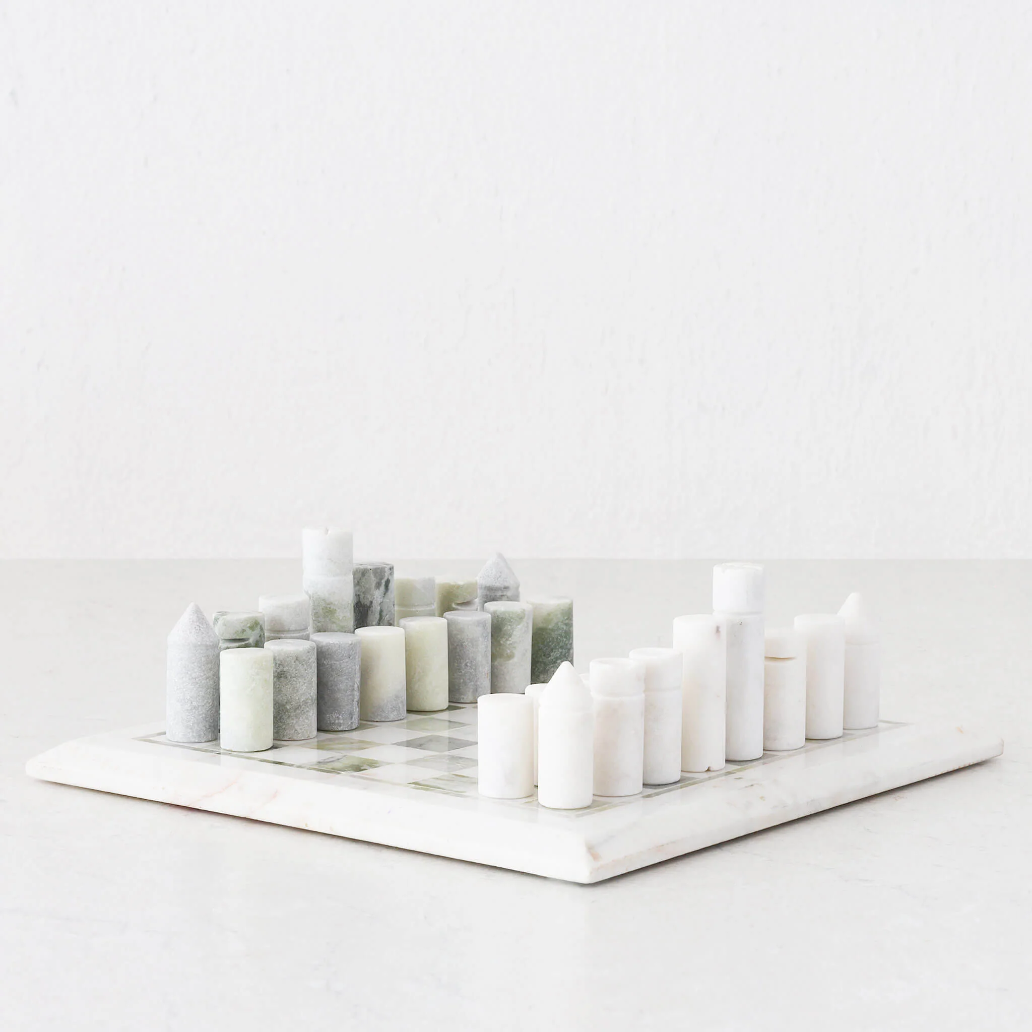 GAMBIT MARBLE CHESS SET | GREEN + WHITE MARBLE