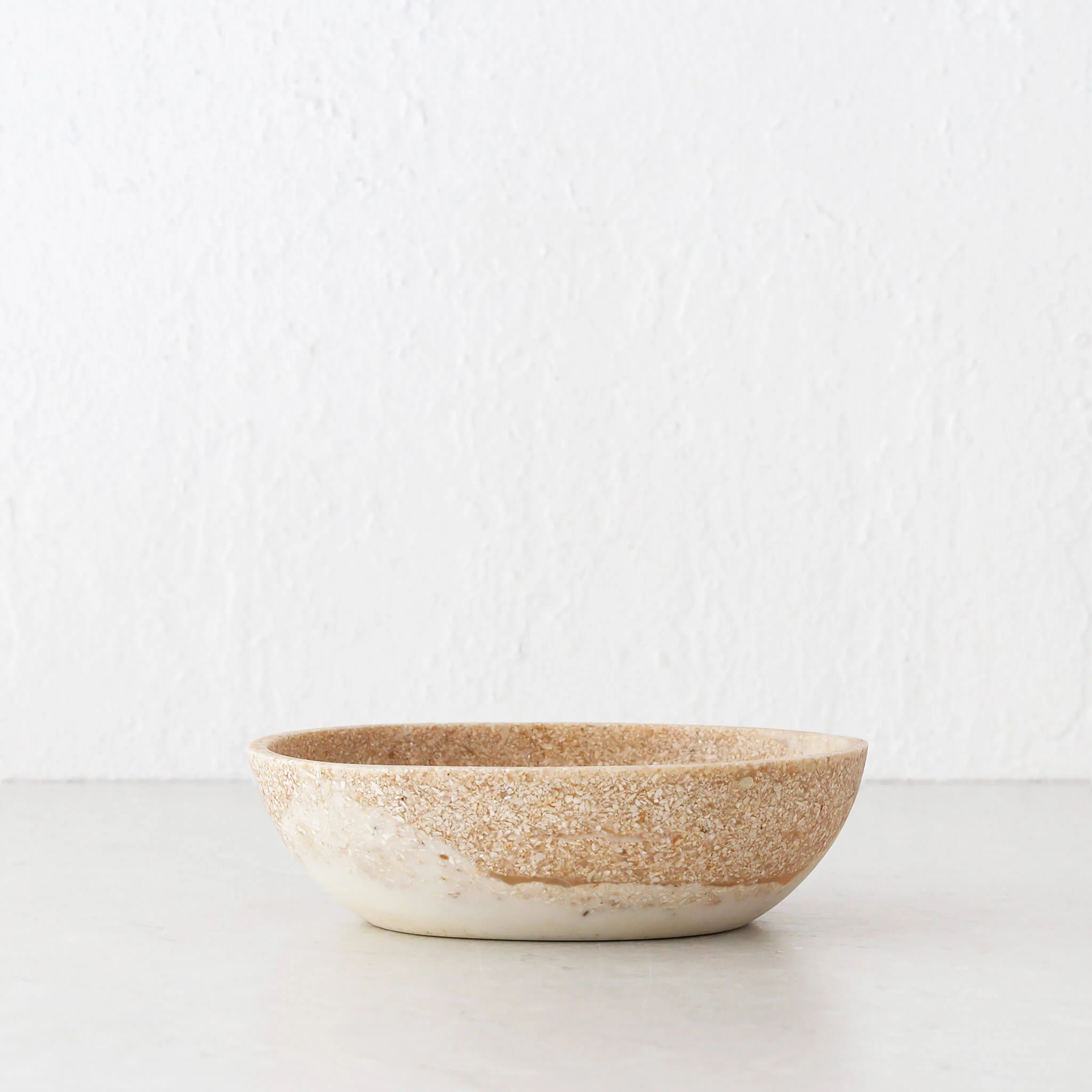 BARLETTA ROUNDED RESIN SERVING BOWL  |  MEDIUM 20CM  |  SANDY DUNE + TERRAZZO WHITE RESIN - Image 7