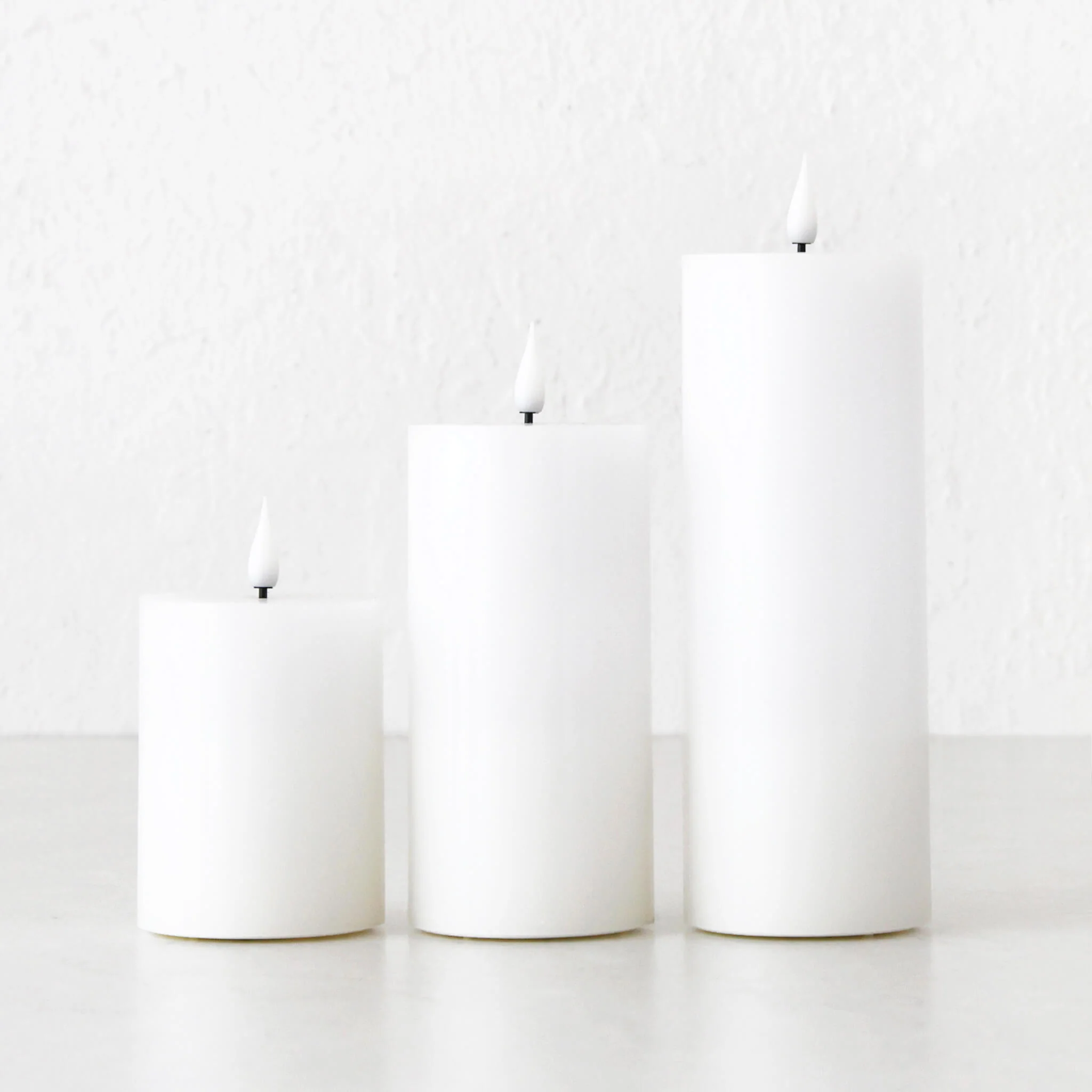 LBD EXCLUSIVE | LED FLAMELESS WAX CANDLE + REMOTE | WHITE | SMALL - Image 6