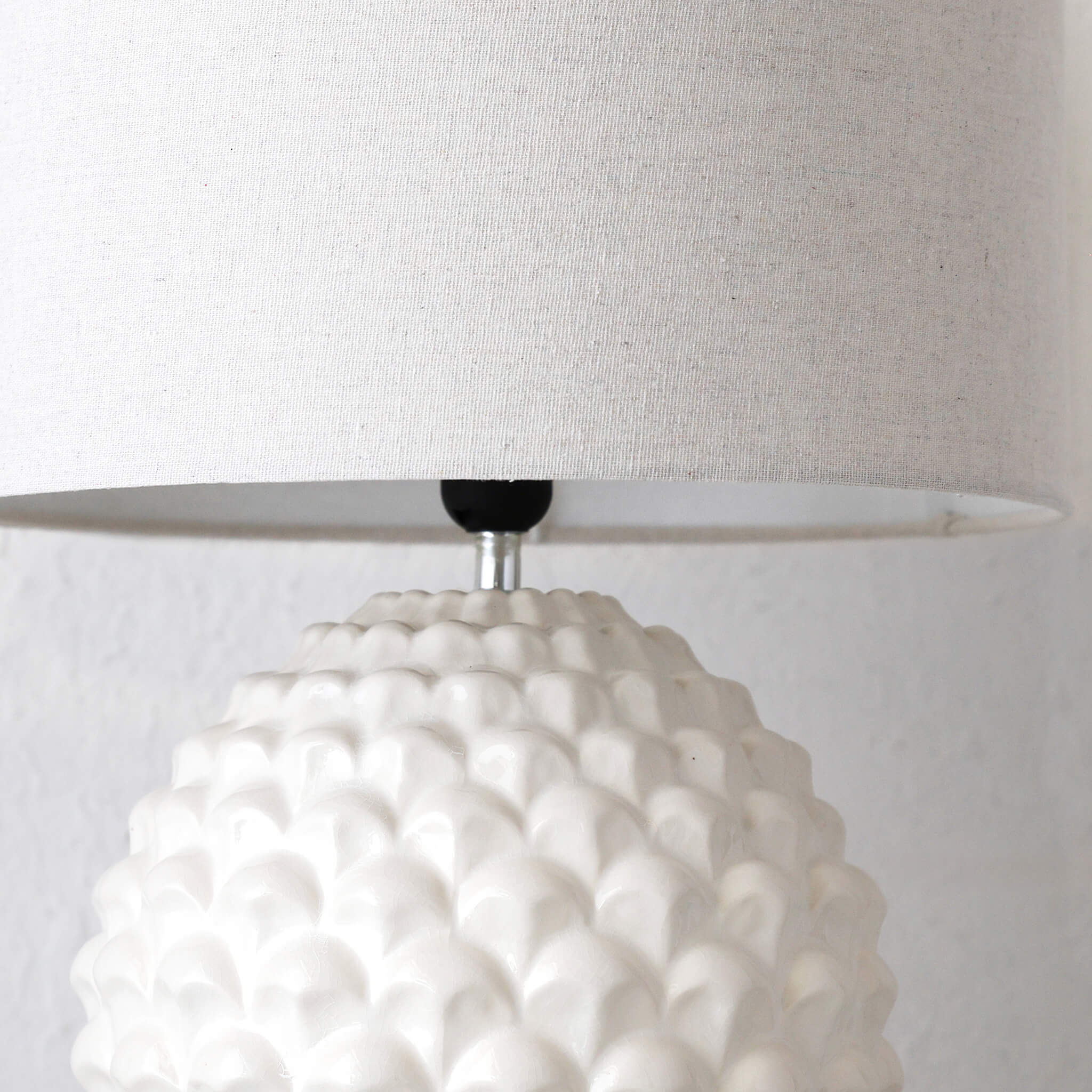 MACY TABLE LAMP | WHITE CERAMIC - Image 3