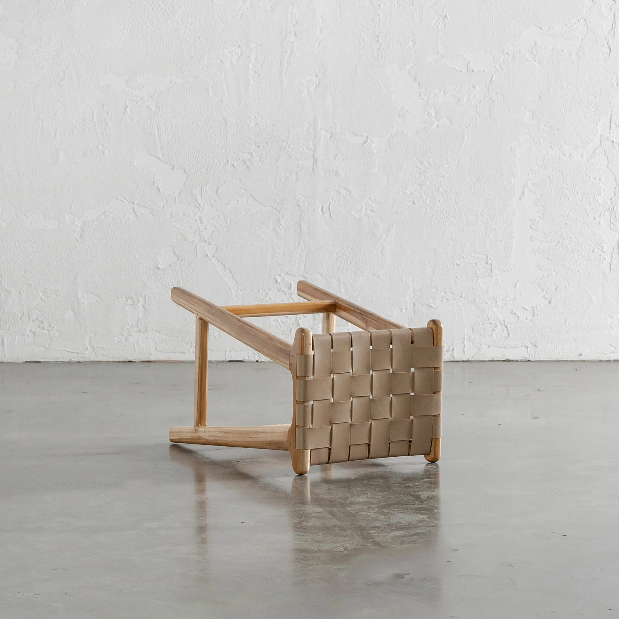 MALAND WOVEN LEATHER COUNTER STOOL  |  LIGHT TAUPE LEATHER HIDE - Image 3