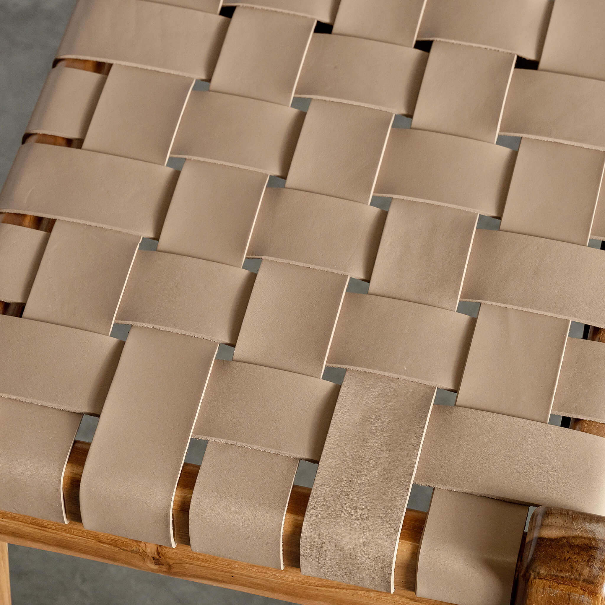 MALAND WOVEN LEATHER COUNTER STOOL  |  LIGHT TAUPE LEATHER HIDE - Image 6