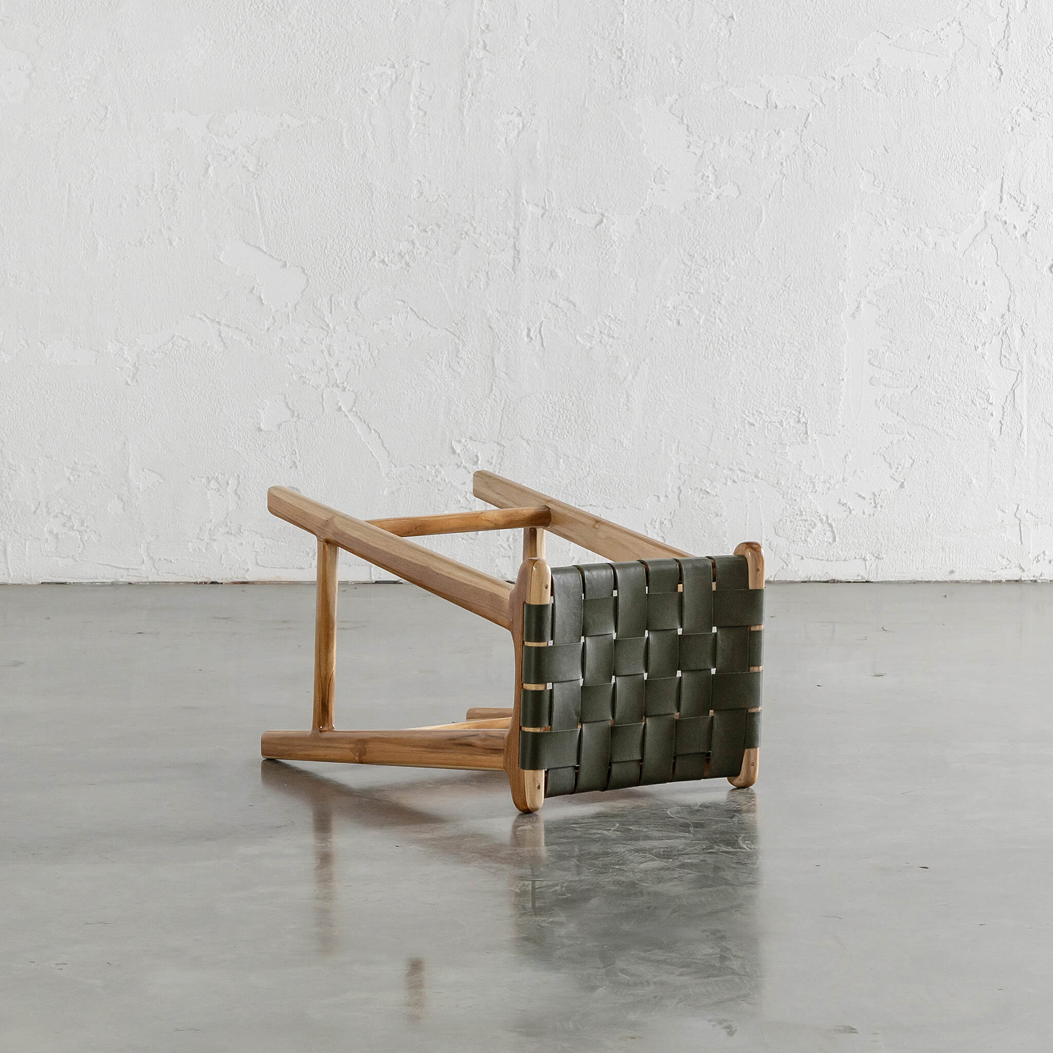 MALAND WOVEN LEATHER COUNTER STOOL | OLIVE LEATHER HIDE - Image 3