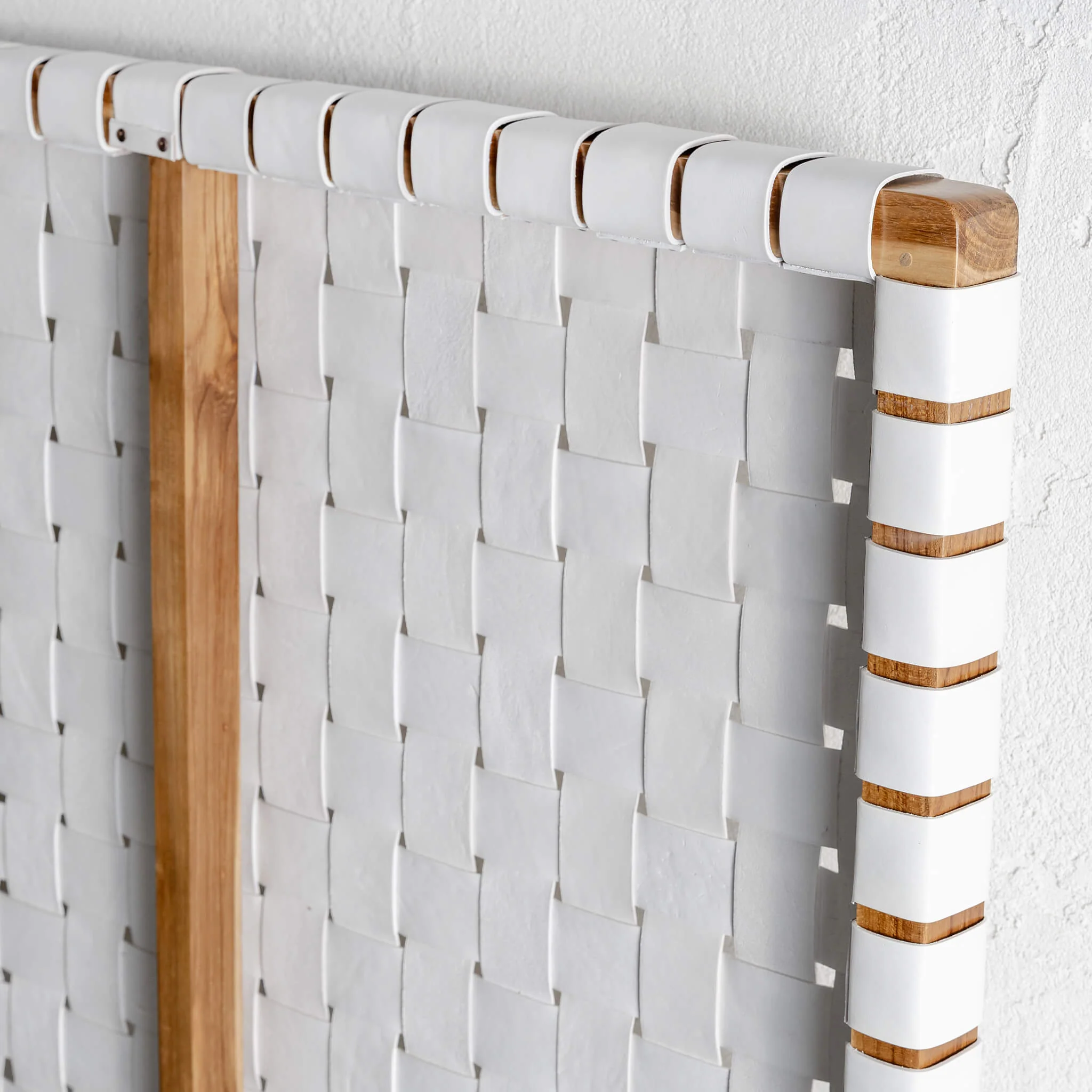 MALAND WOVEN LEATHER BEDHEAD  |  WHITE LEATHER HIDE - Image 5