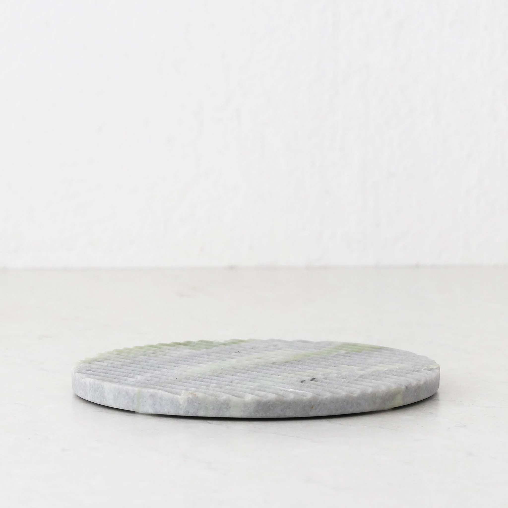 MARA MARBLE ROUND RIBBED TRIVET | 20CM | GREEN MARBLE - Image 5