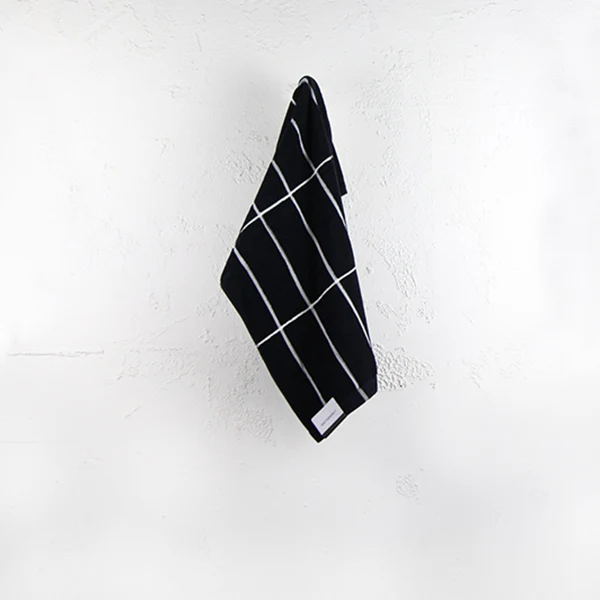 MARIMEKKO | TIILISKIVI HAND TOWEL OR GUEST TOWEL | BLACK + WHITE - Image 3