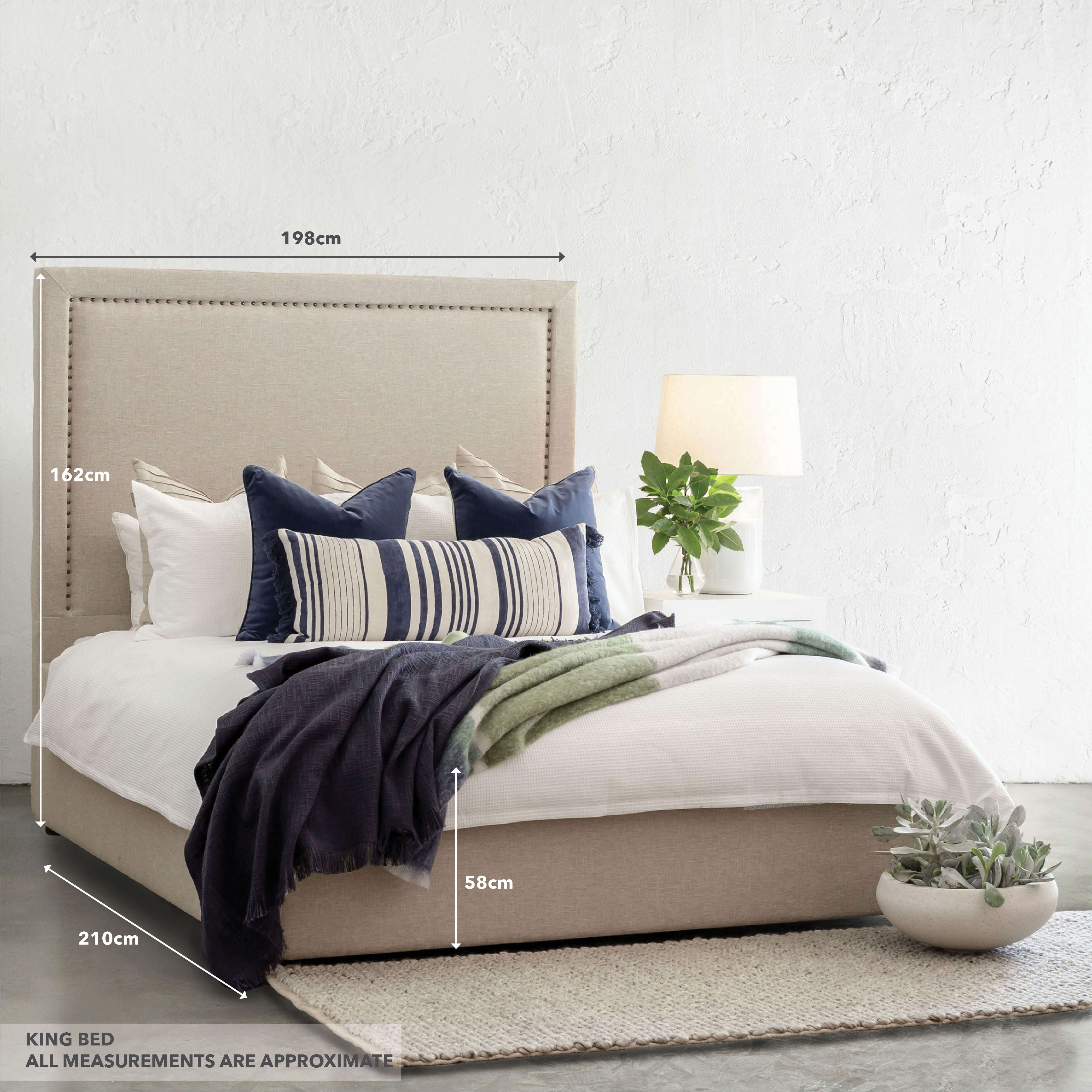 MARLE BED WITH STUDDED SQUARE FRAME  |  NATURAL LINEN - Image 4