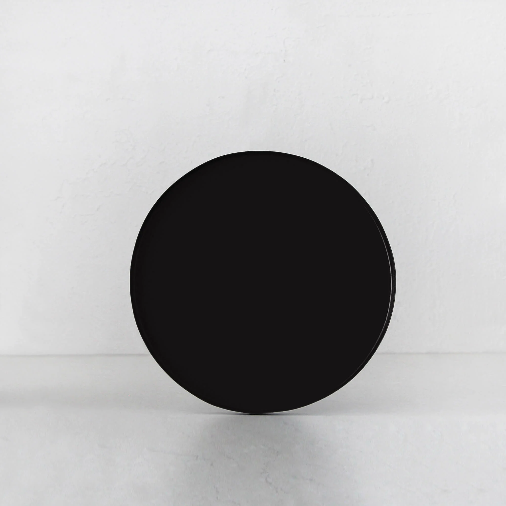 MONA ROUND TRAY | BLACK
