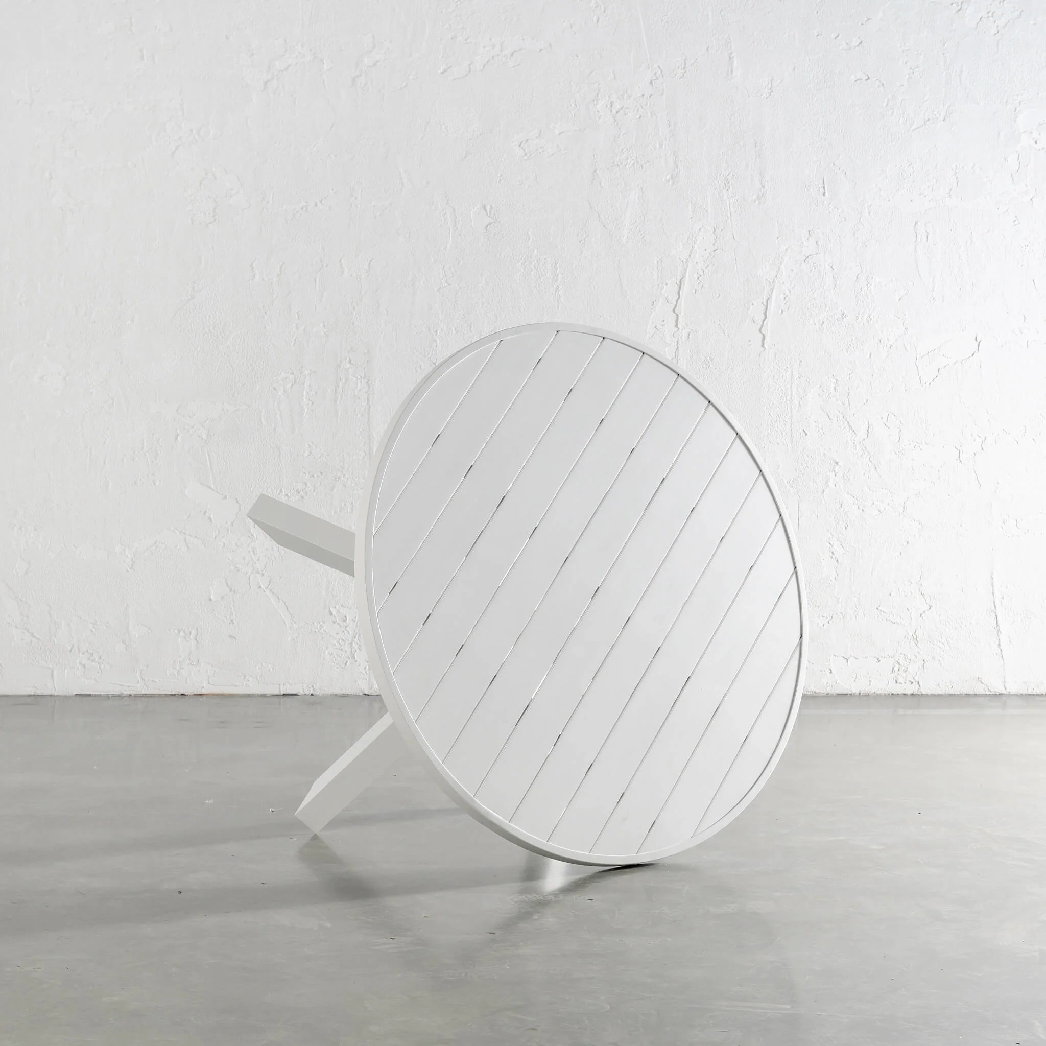 PALOMA OUTDOOR SLATTED DINING TABLE | WHITE ALUMINIUM | ROUND 120CM - Image 4