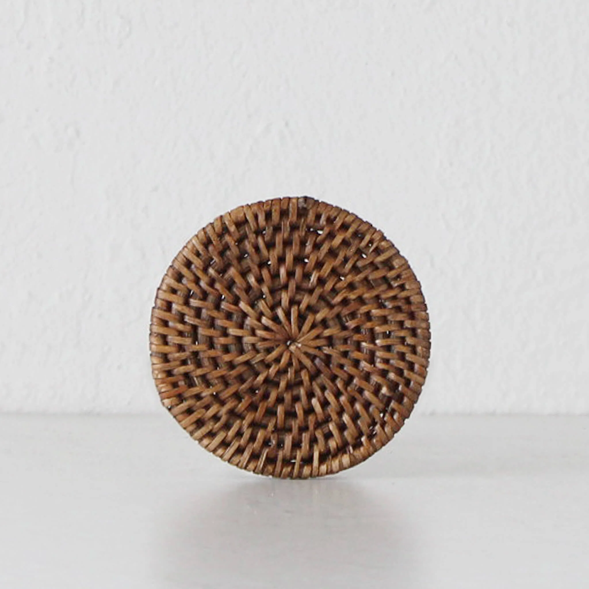PAUME RATTAN ROUND COASTER  |  SET OF 6  |  ANTIQUE BROWN RATTAN - Image 4