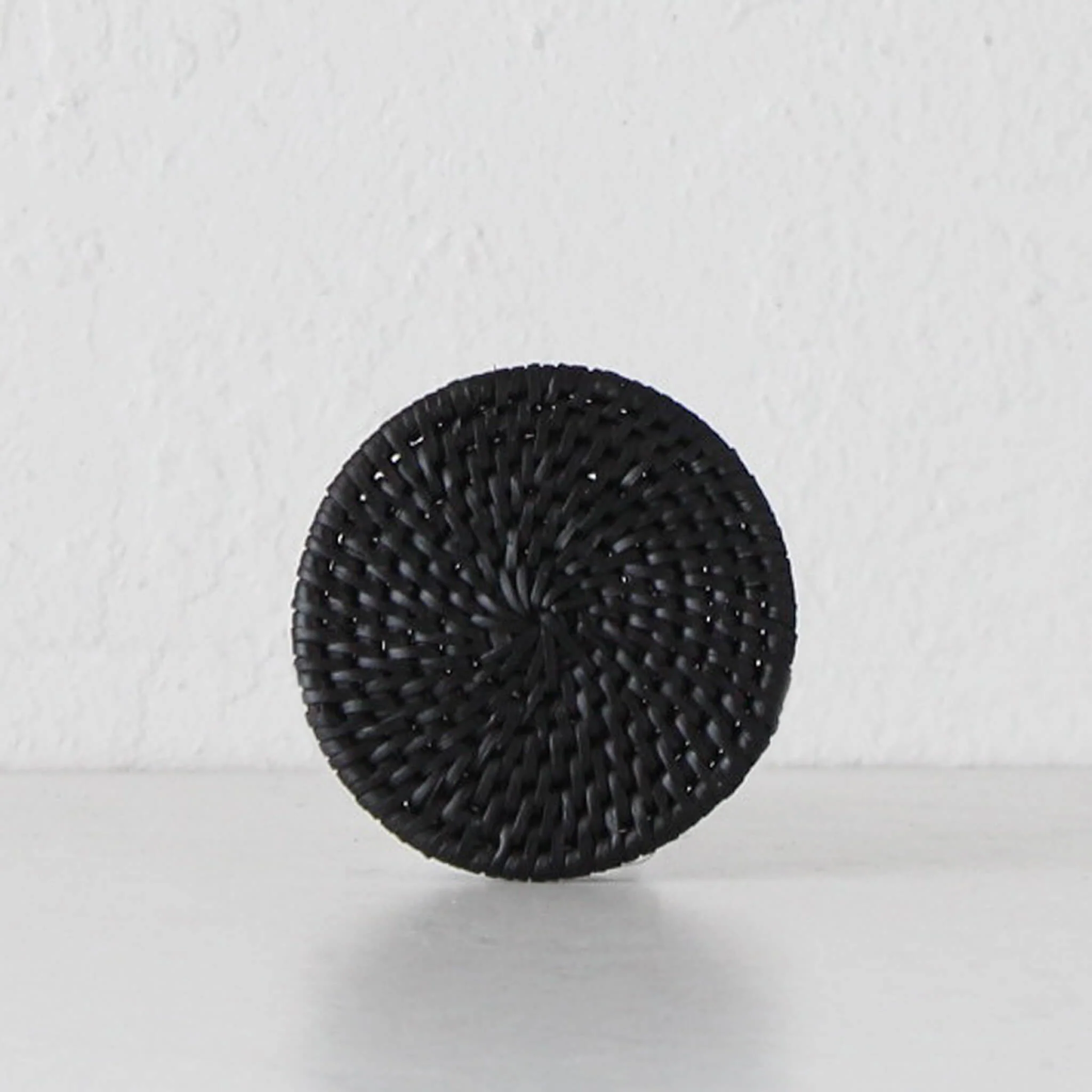 PAUME RATTAN ROUND COASTER | SET OF 6 | BLACK RATTAN - Image 4