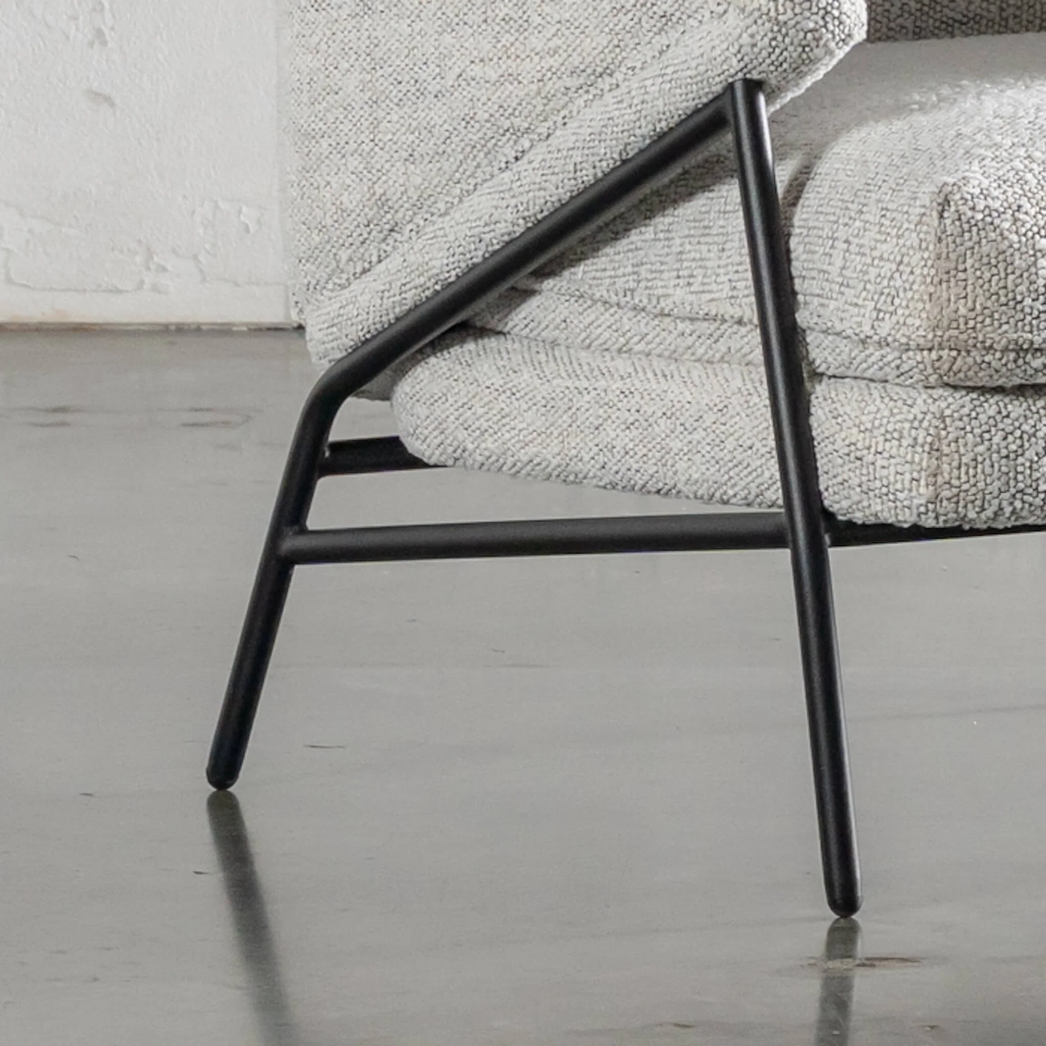 PILOTI ESSEN ARMCHAIR | ASHEN MIST BOUCLE - Image 8