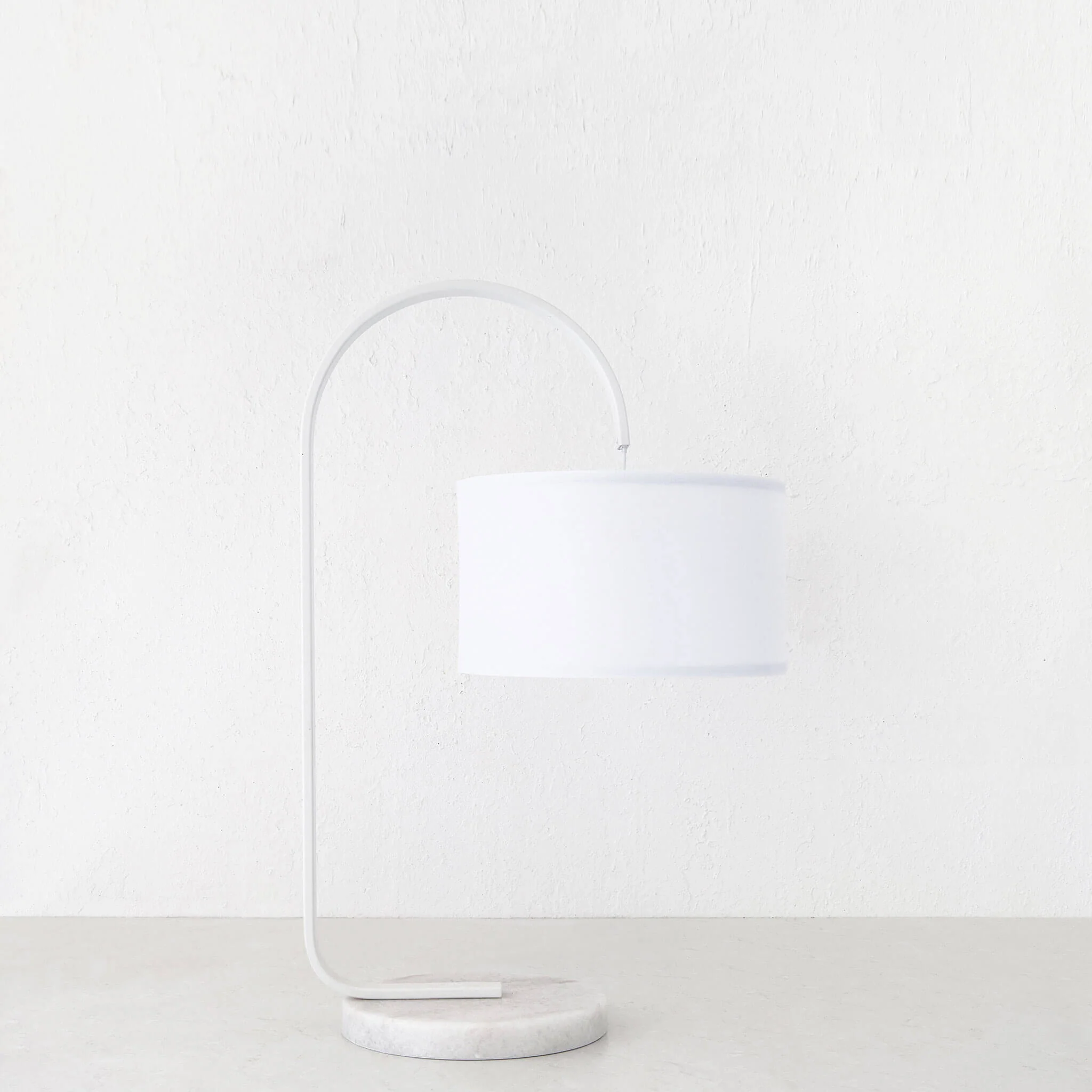 LACRES CURVED MATTE WHITE TABLE LAMP | WHITE MARBLE | WHITE LINEN SHADE - Image 5