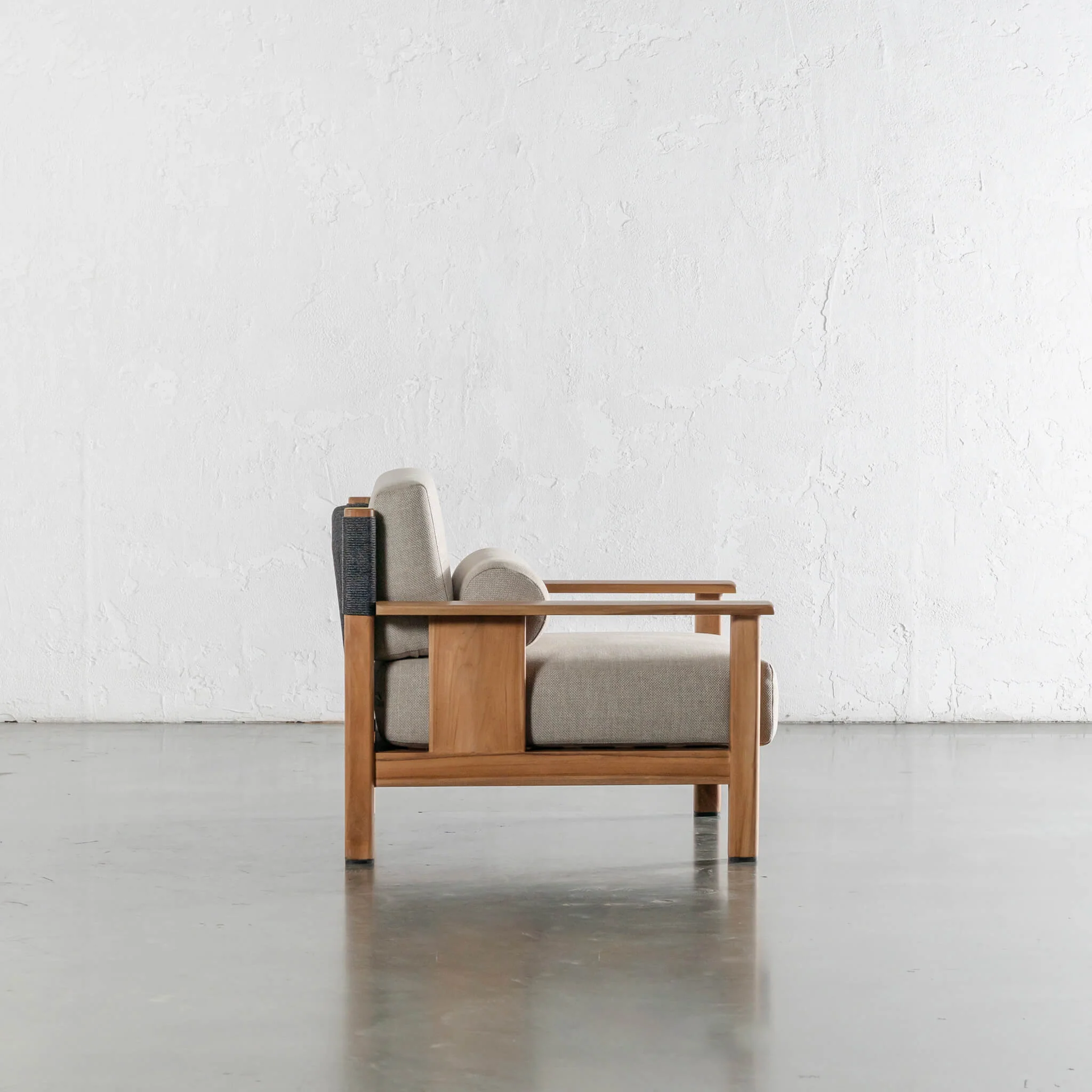 RIVA LEVANTE OUTDOOR 3 PIECE BUNDLE  |  PORTLAND STONE + BLACK NOIR ROPE | NATURAL TEAK FRAME - Image 11