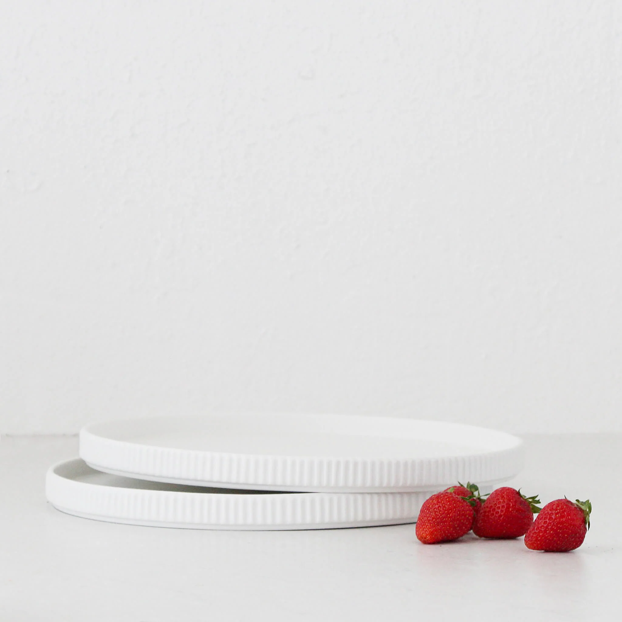 ROUND RIBBED CERAMIC PLATTER BUNDLE X2  |  MATTE WHITE - Image 2
