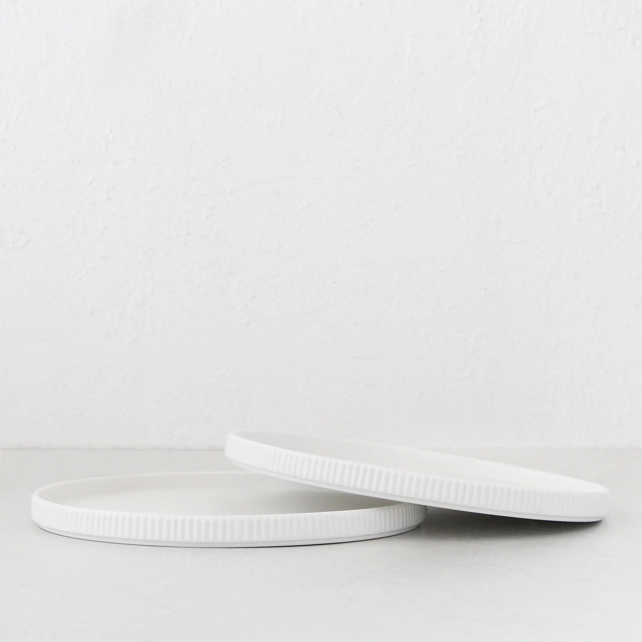 ROUND RIBBED CERAMIC PLATTER BUNDLE X2  |  MATTE WHITE - Image 3