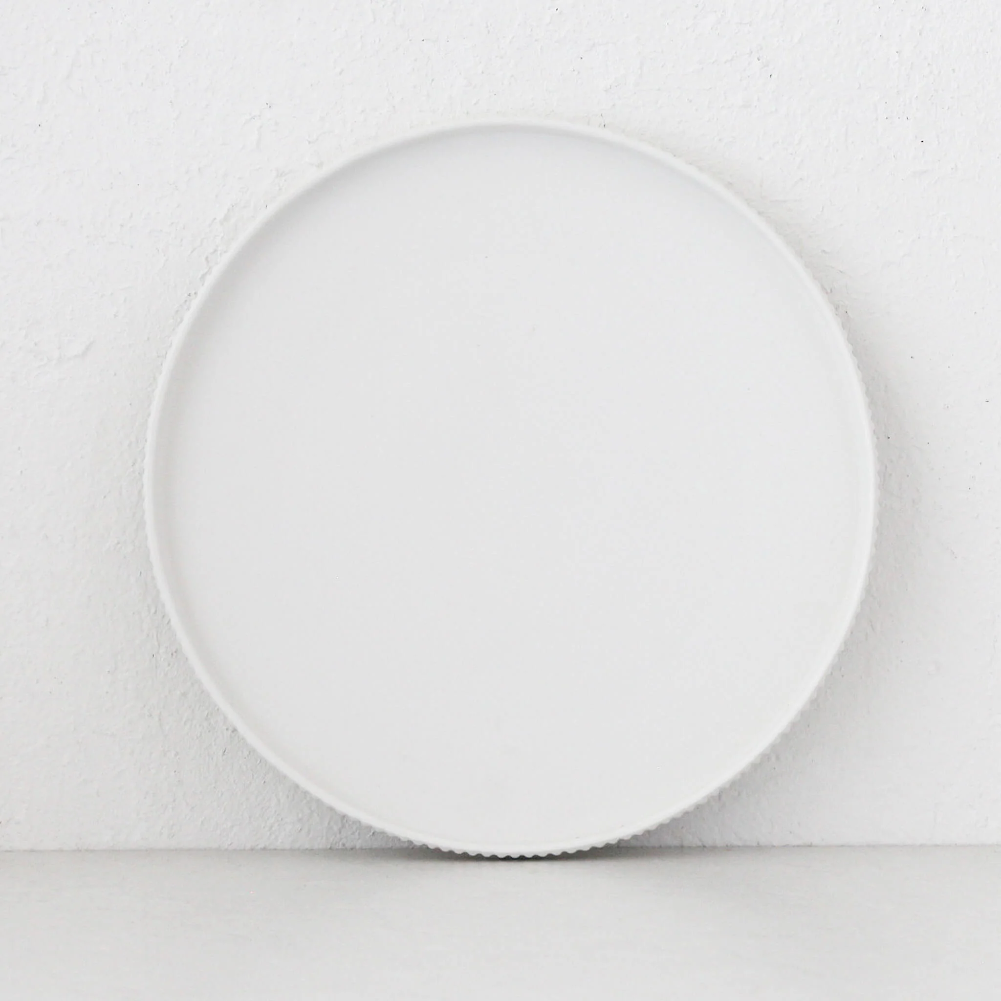 CERAMIC RIBBED ROUND PLATTER | MATTE WHITE - Image 2