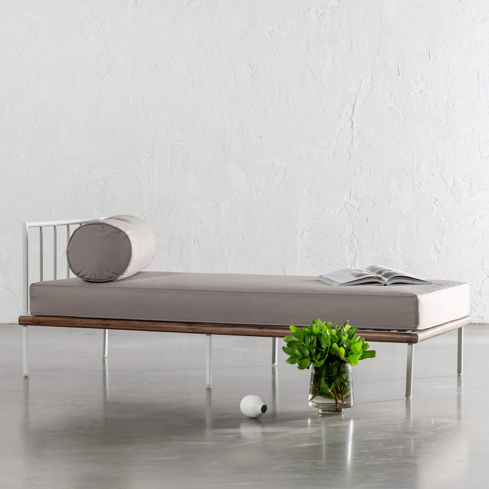 SAN ANDREAS OUTDOOR DAYBED | BALSA STONE + TEAK
