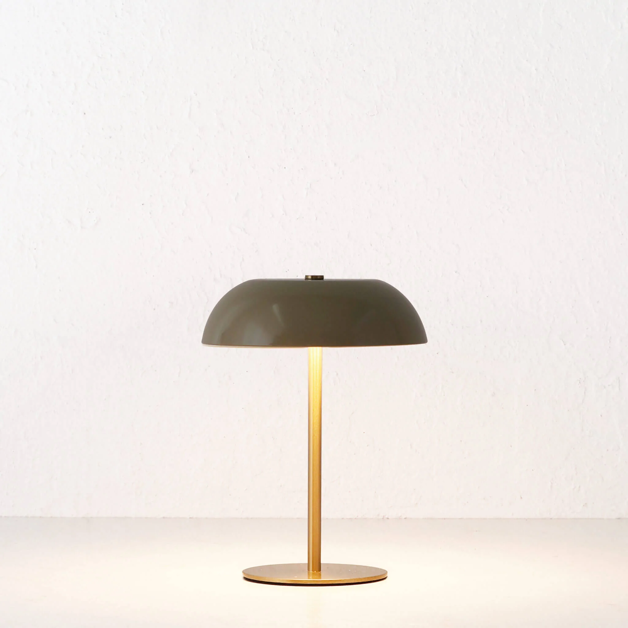 SAO MARTINHO DOME LED RECHARGEABLE INDOOR/OUTDOOR LAMP  |  21CM  |  TAUPE + ANTIQUE BRASS - Image 9