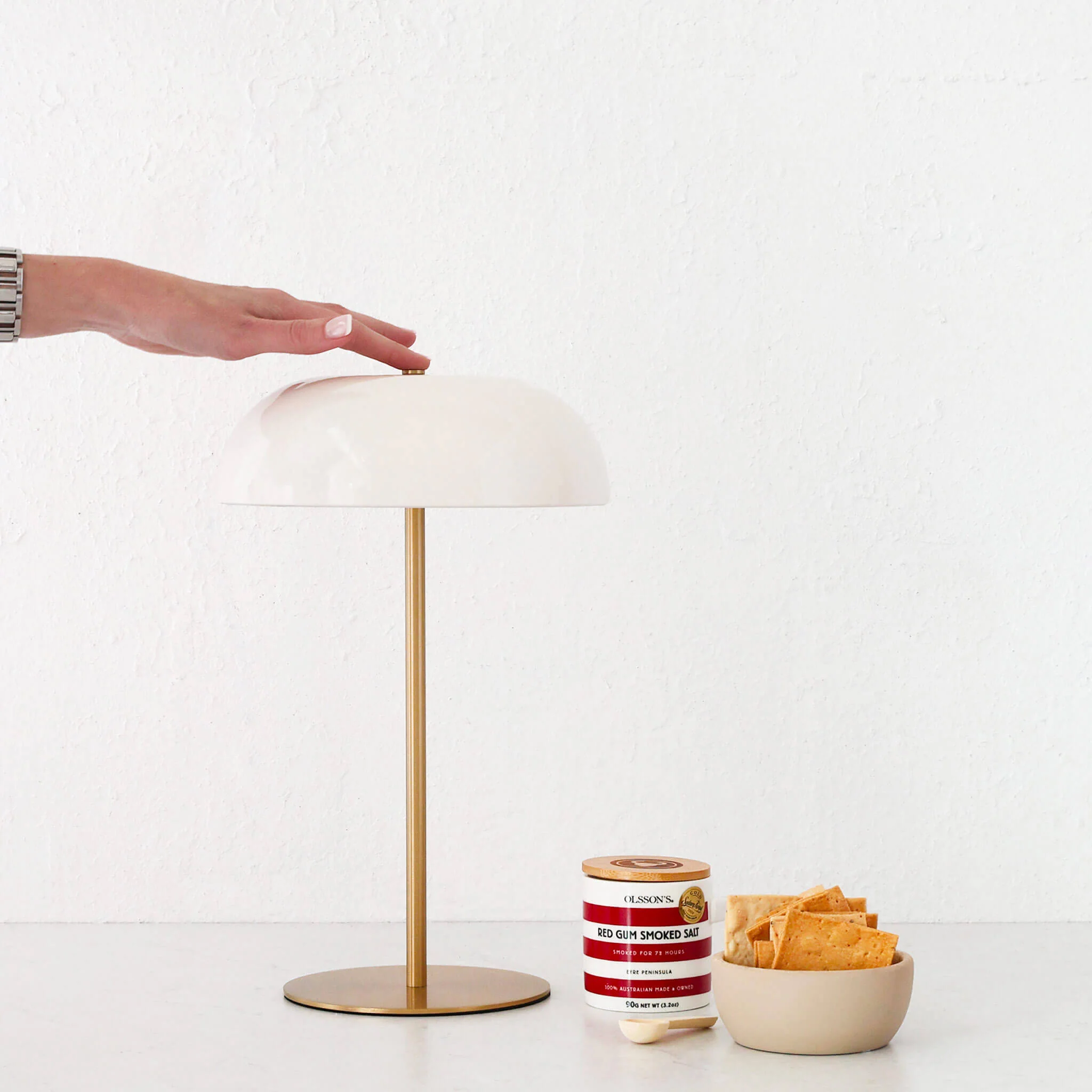 SAO MARTINHO DOME LED RECHARGEABLE INDOOR/OUTDOOR LAMP  |  35CM  |  OFF WHITE + ANTIQUE BRASS
