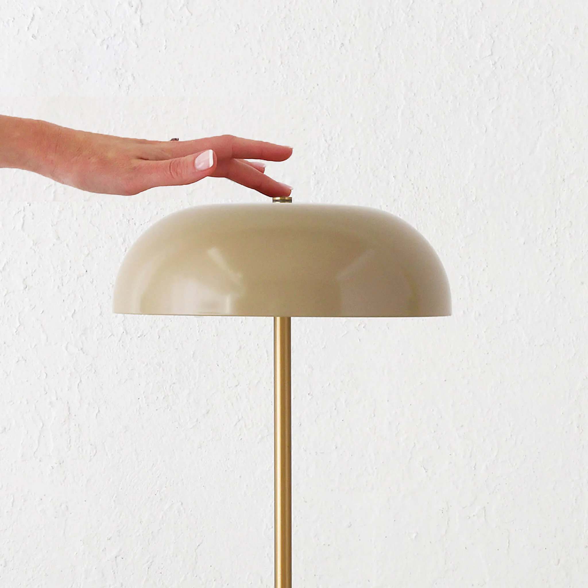SAO MARTINHO DOME LED RECHARGEABLE INDOOR/OUTDOOR LAMP  |  35CM  |  TAUPE + ANTIQUE BRASS - Image 4