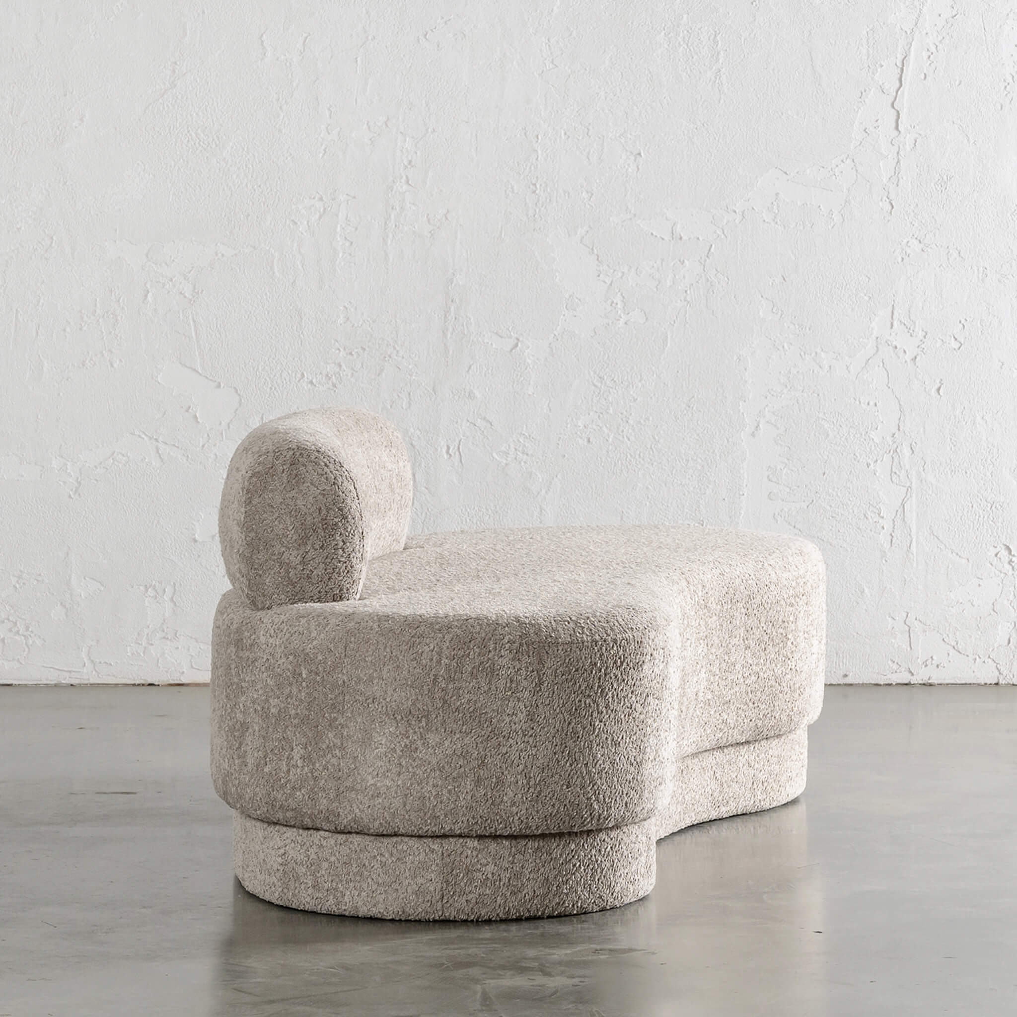 SEVILLA CURVE DAYBED  |  SAHARA DUNE BOUCLE - Image 4