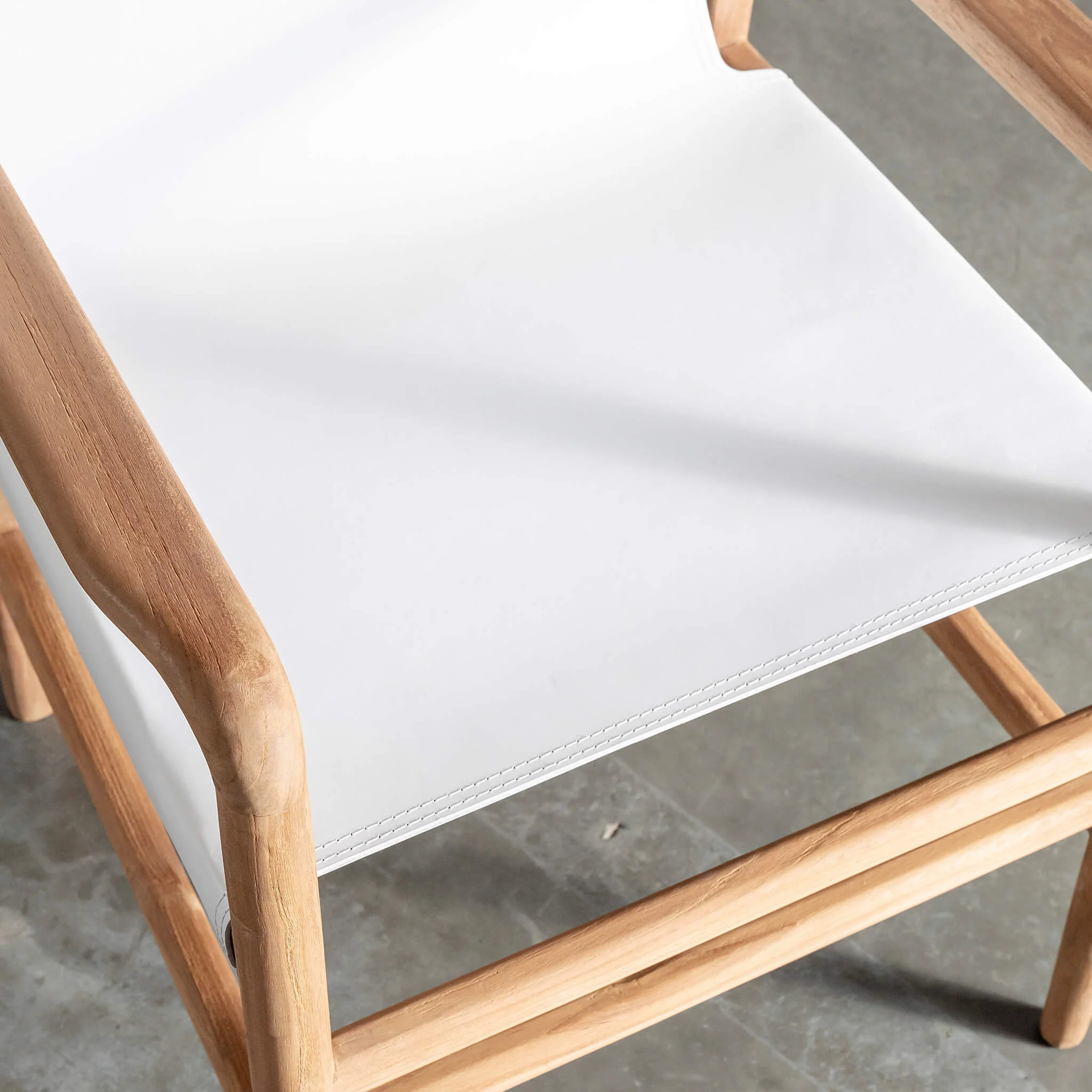 TRIENT LEATHER DINING CHAIR | TERRACE WHITE + BRUSHED TEAK - Image 7