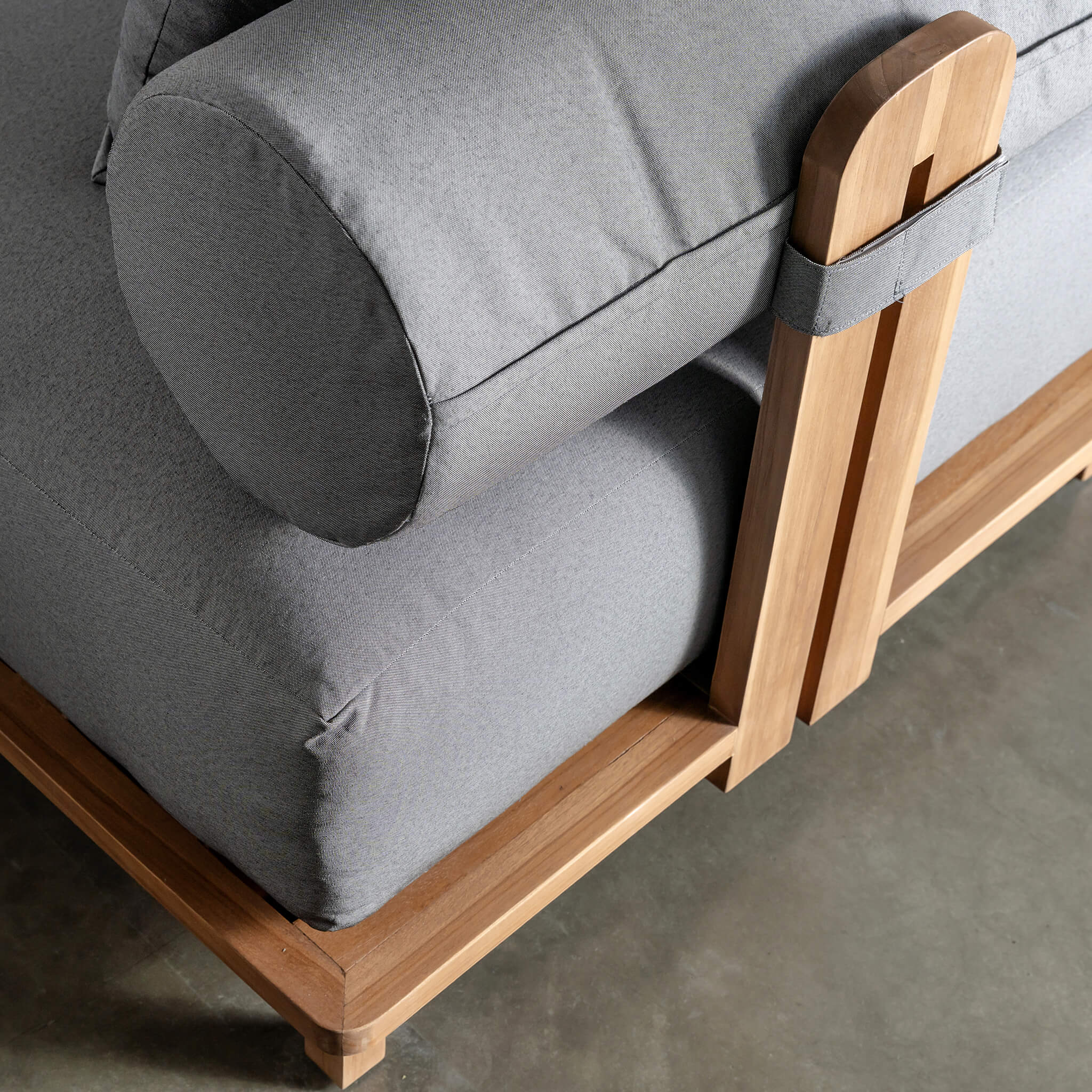 VALLE GRANDE OUTDOOR 2 SEATER SOFA + ARMCHAIR BUNDLE  |  URBANE GREY + TEAK - Image 11