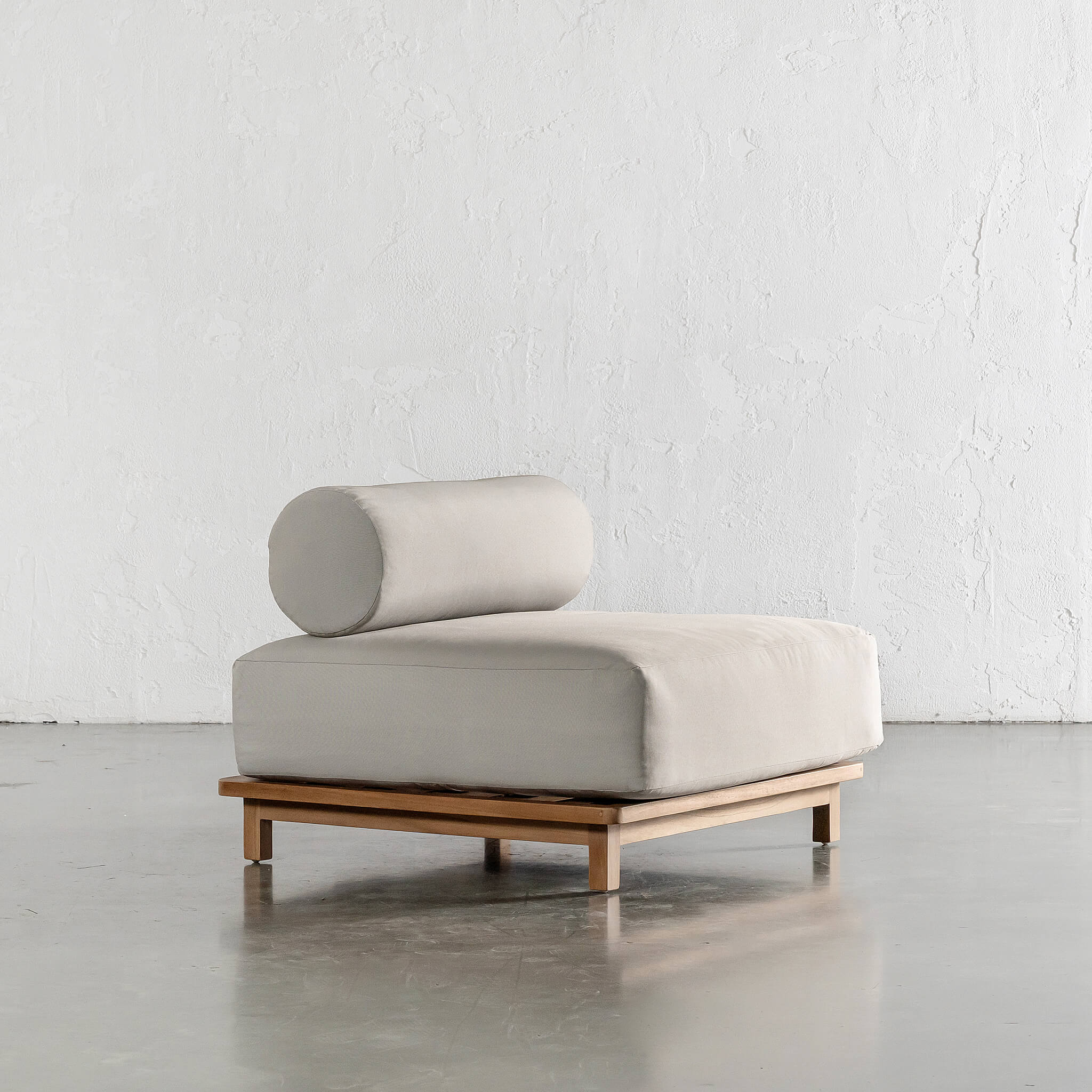 VALLE GRANDE OUTDOOR ARMCHAIR | TRAVERTINE FOG + TEAK - Image 8