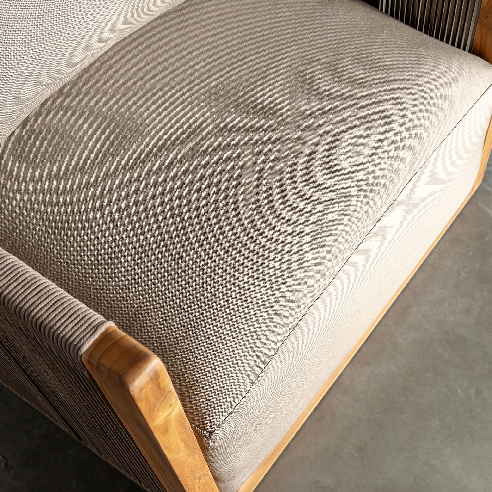 VALLECITO 2.5 SEATER OUTDOOR SOFA | BIRCH BARK - Image 13