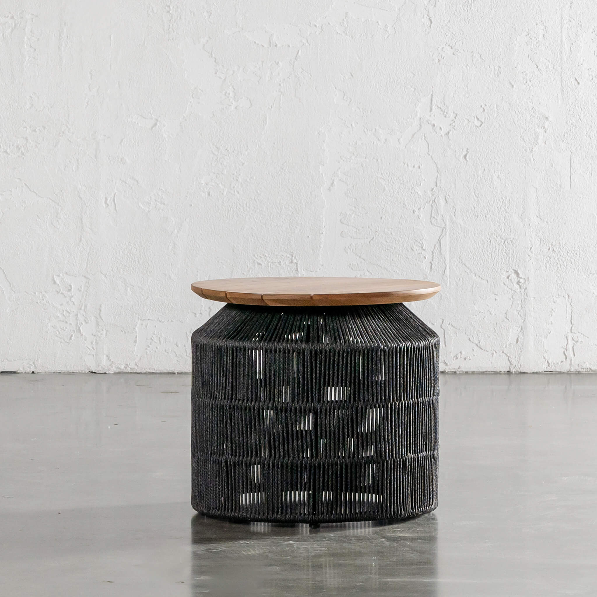 VALLECITO SIDE TABLE  |  BLACK NOIR - Image 2