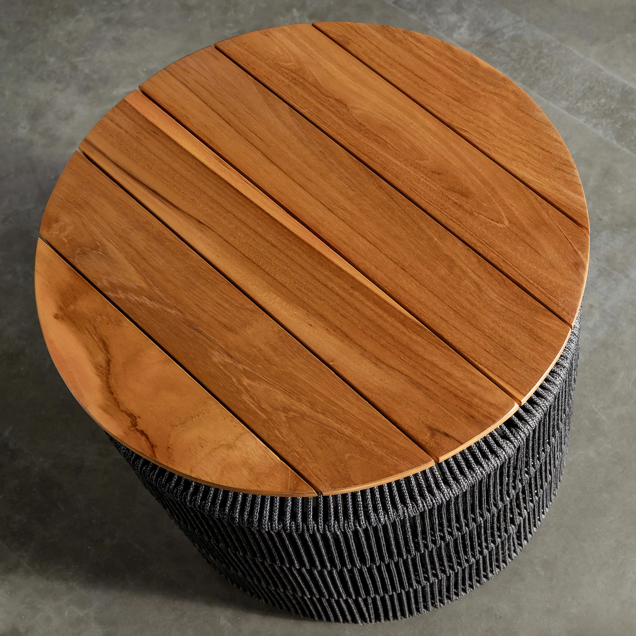 VALLECITO SIDE TABLE  |  BLACK NOIR - Image 4